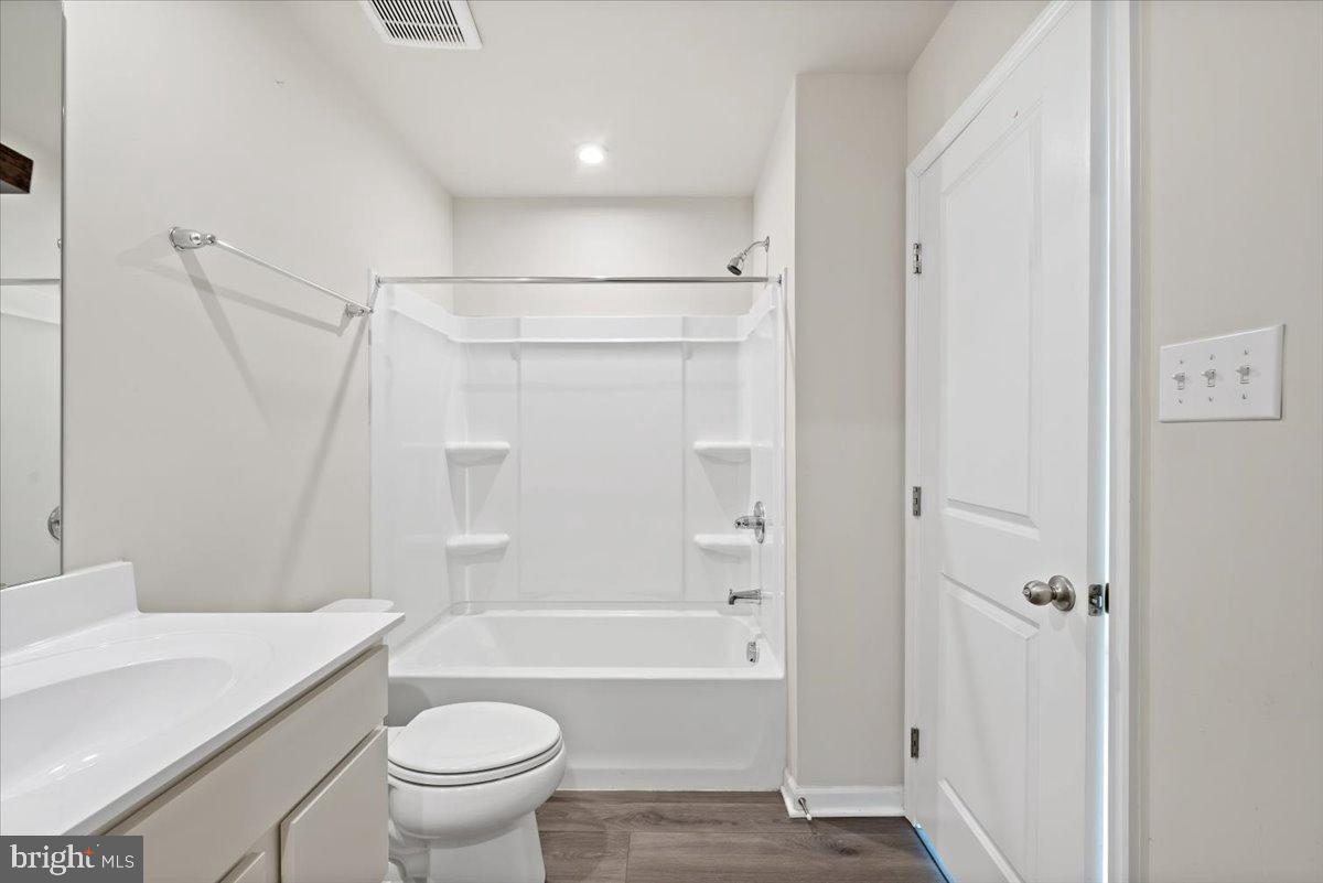 NORTHAMPTON CROSS - Residential