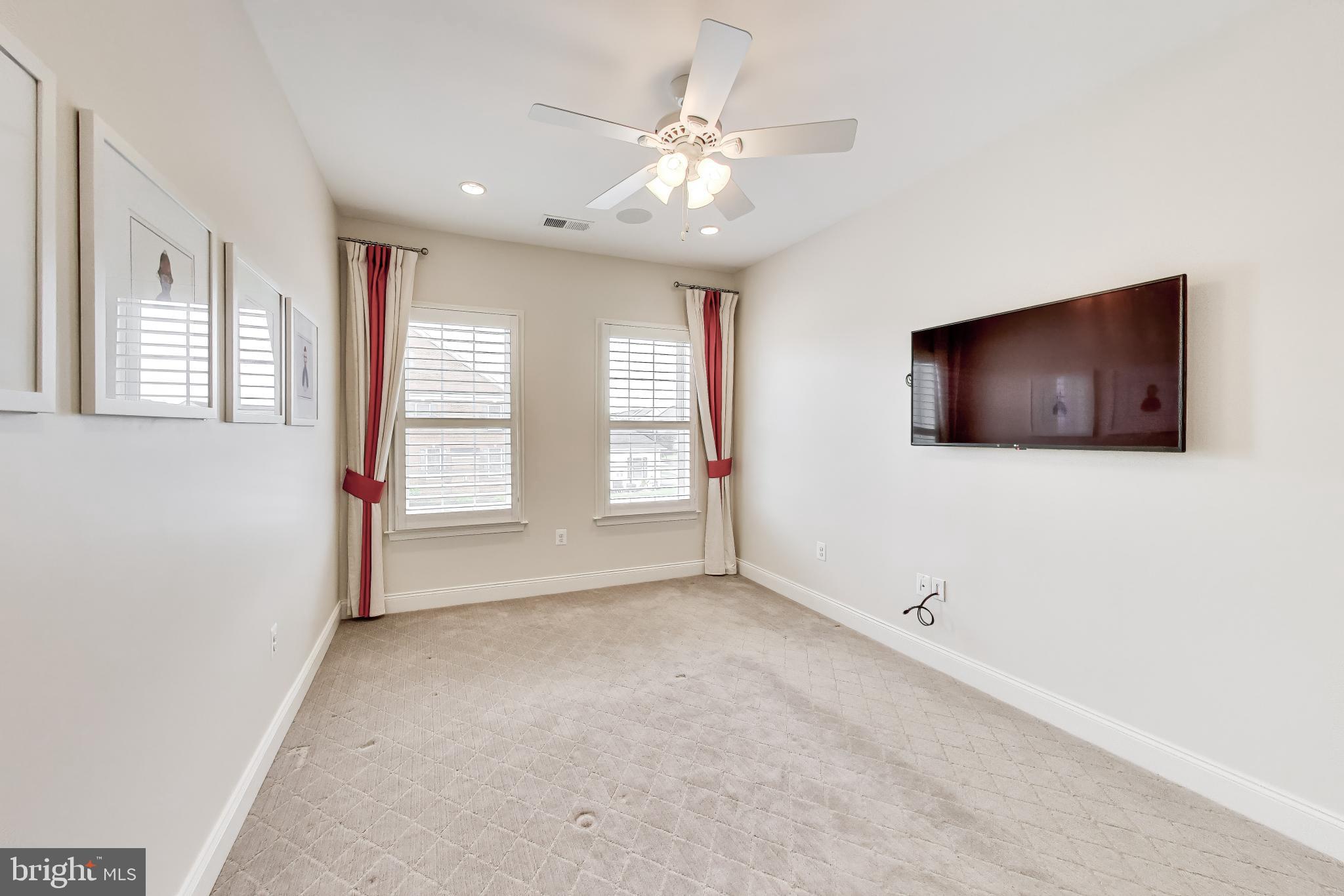 LOUDOUN VALLEY ESTATES 2 - Residential