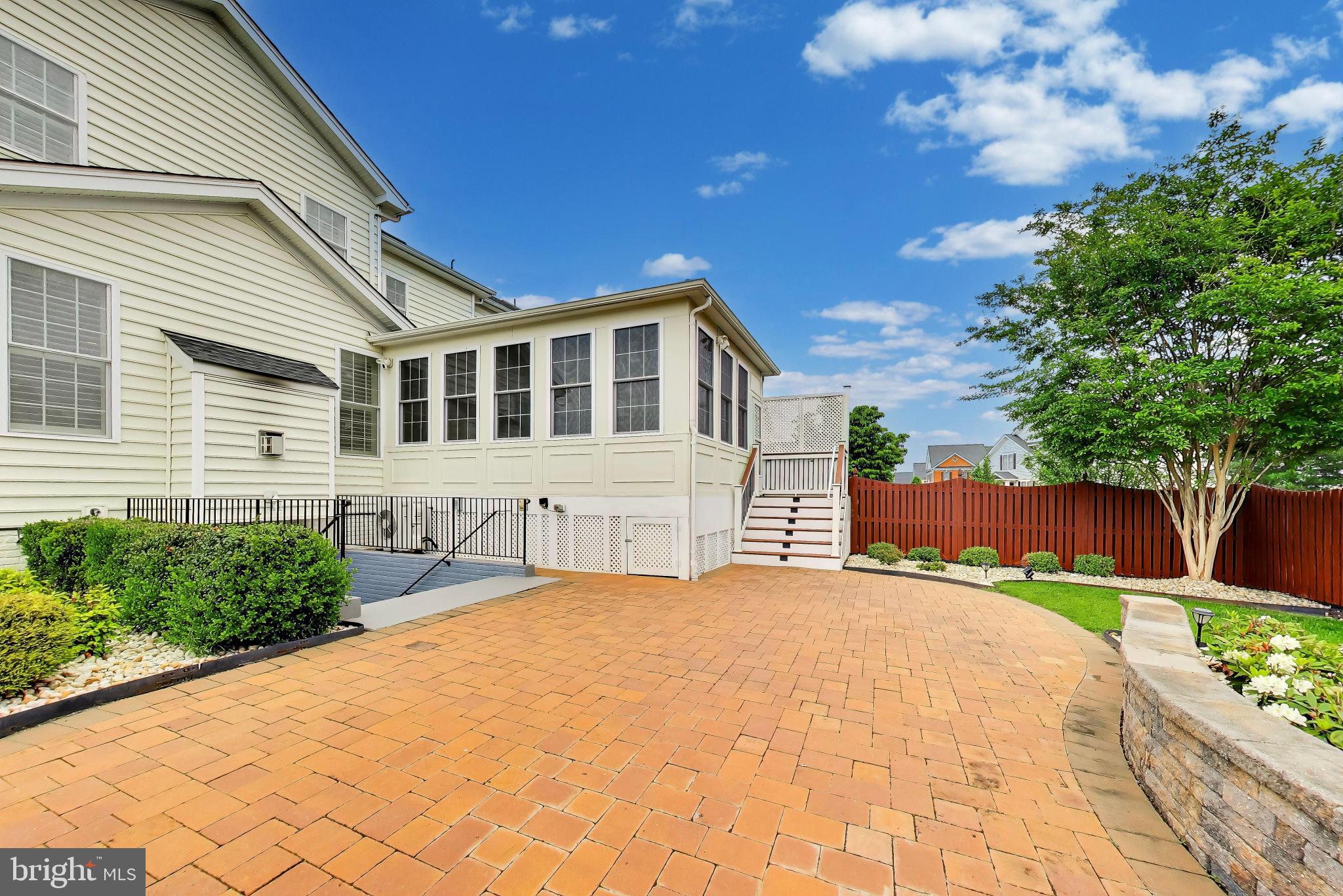 LOUDOUN VALLEY ESTATES 2 - Residential