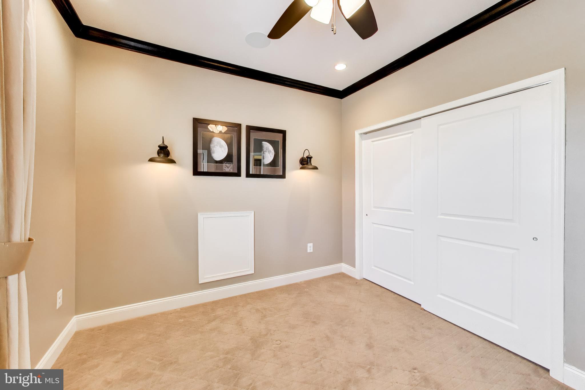 LOUDOUN VALLEY ESTATES 2 - Residential