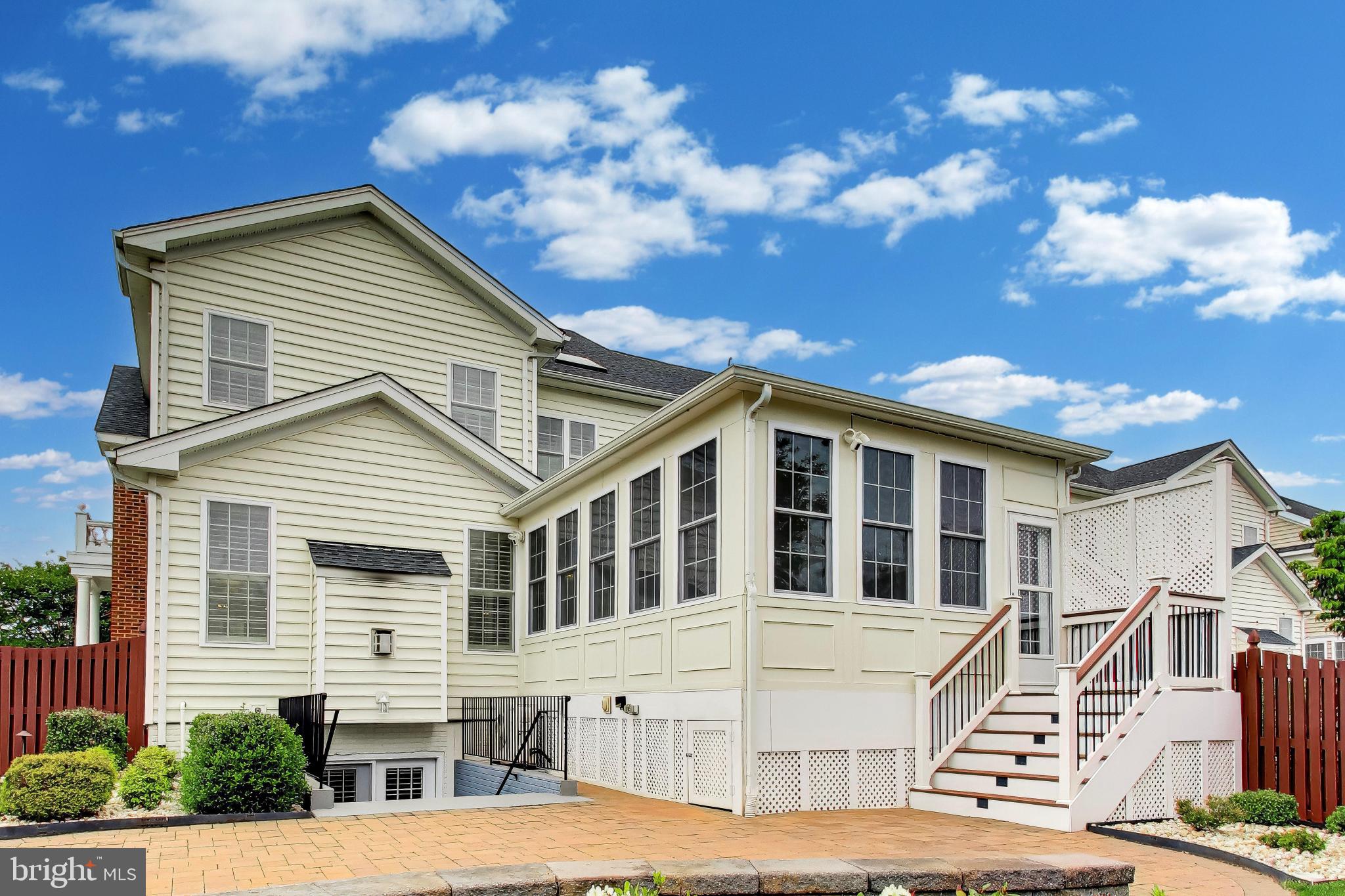 LOUDOUN VALLEY ESTATES 2 - Residential