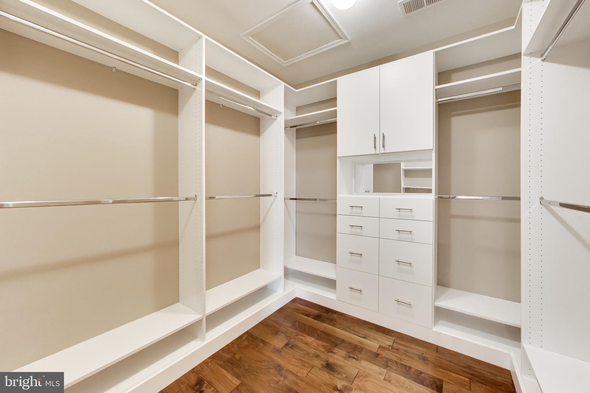 LOUDOUN VALLEY ESTATES 2 - Residential