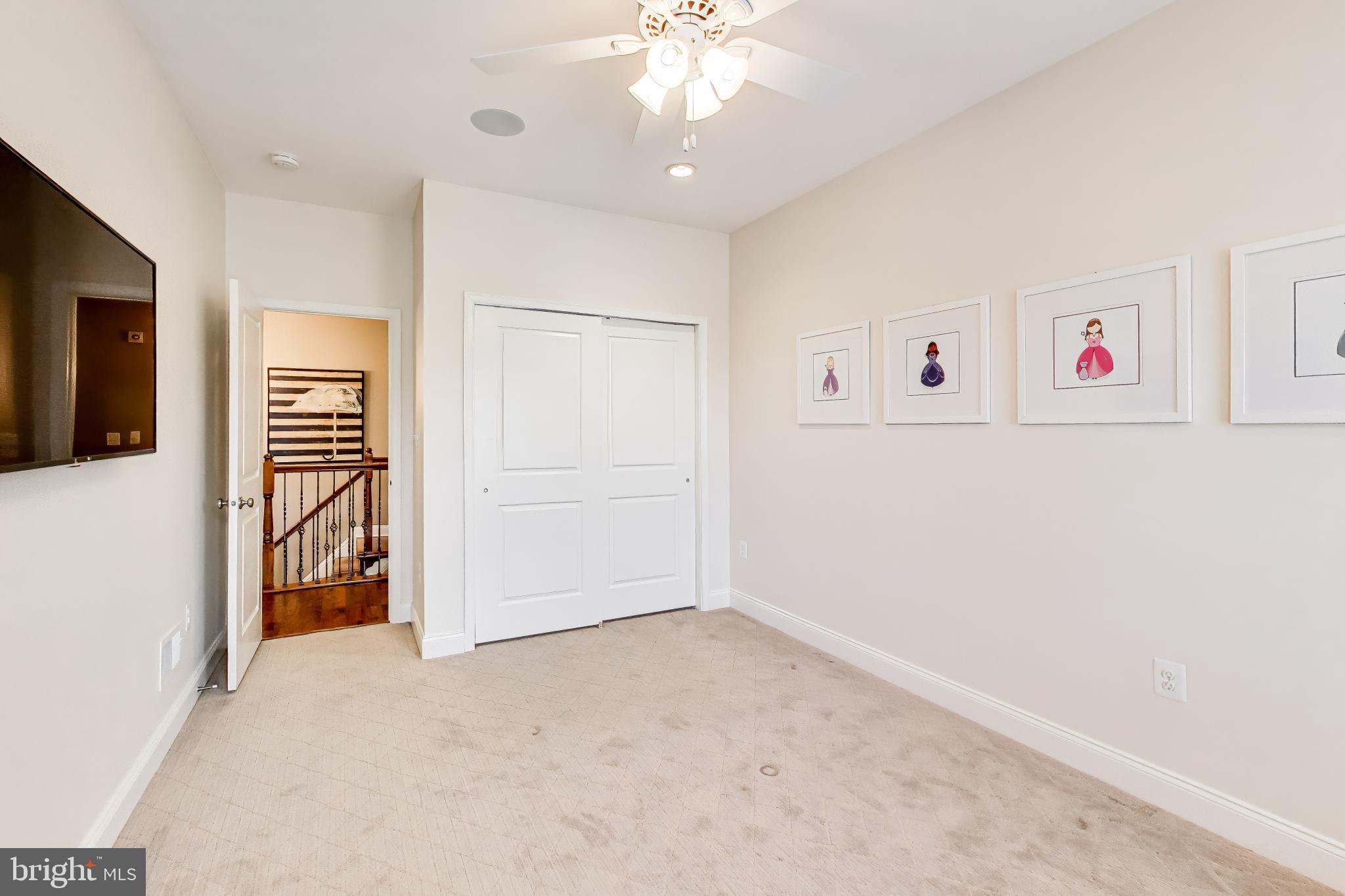 LOUDOUN VALLEY ESTATES 2 - Residential