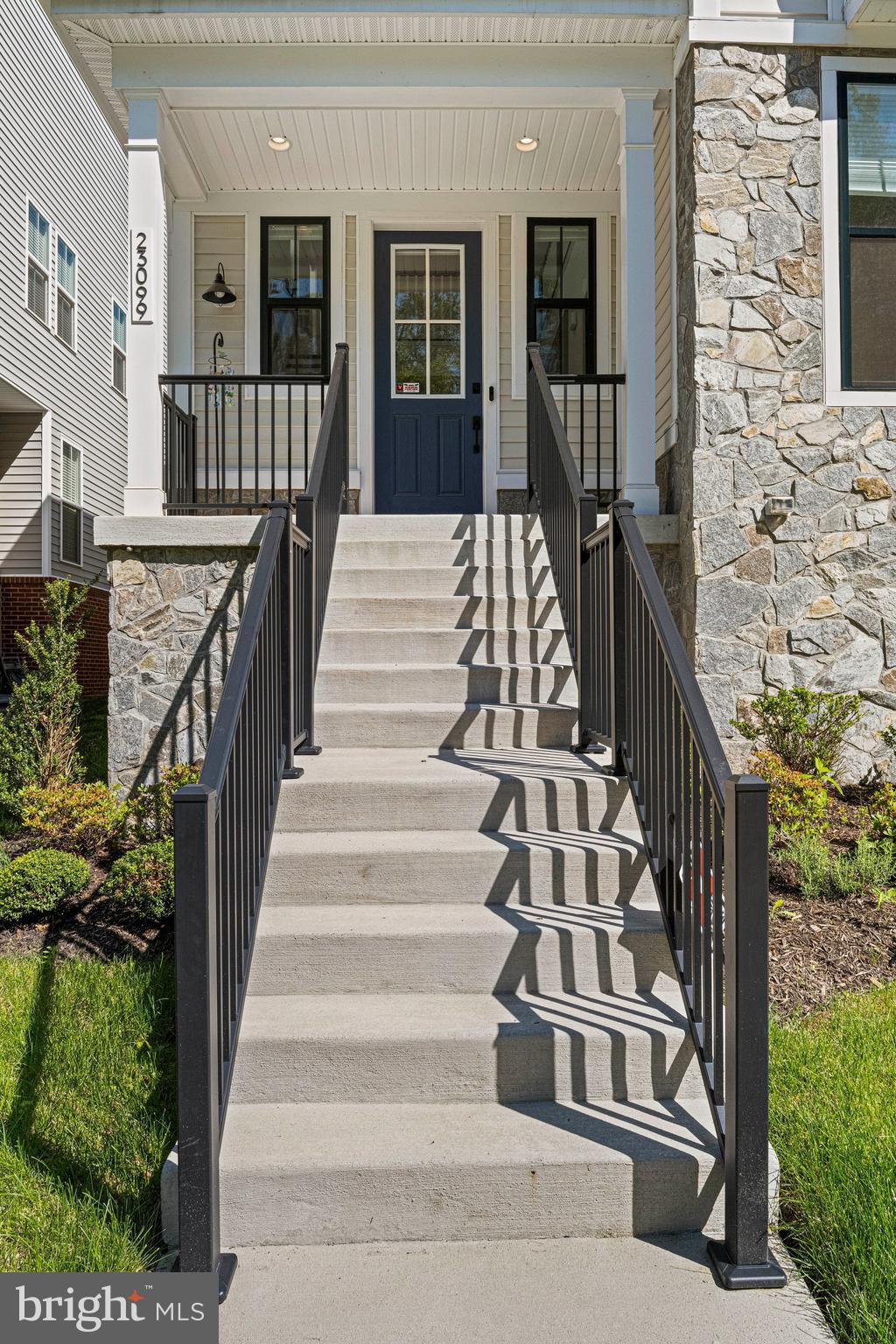 23099 GLENWOOD HEIGHTS CIRCLE