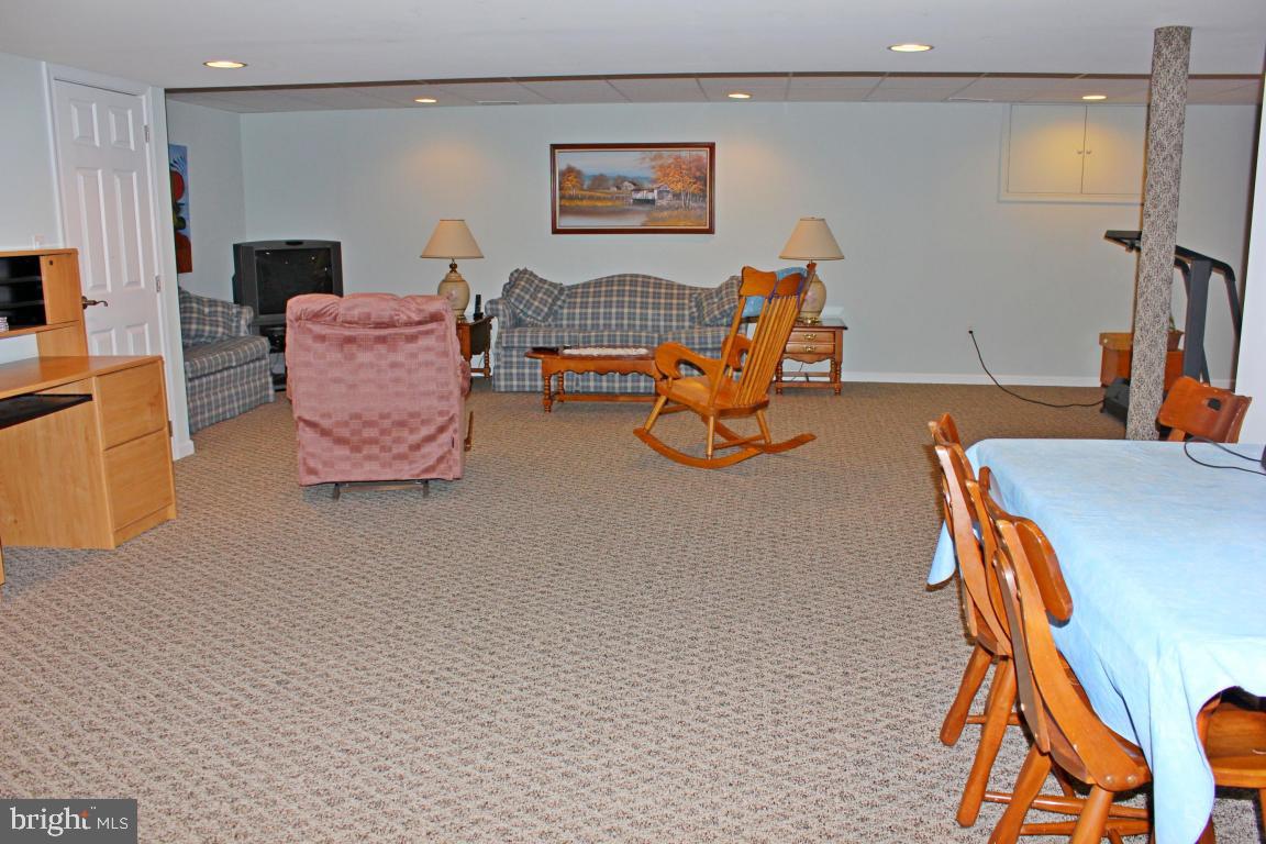 SUMMIT POINTE AT ELM TREE - Residential