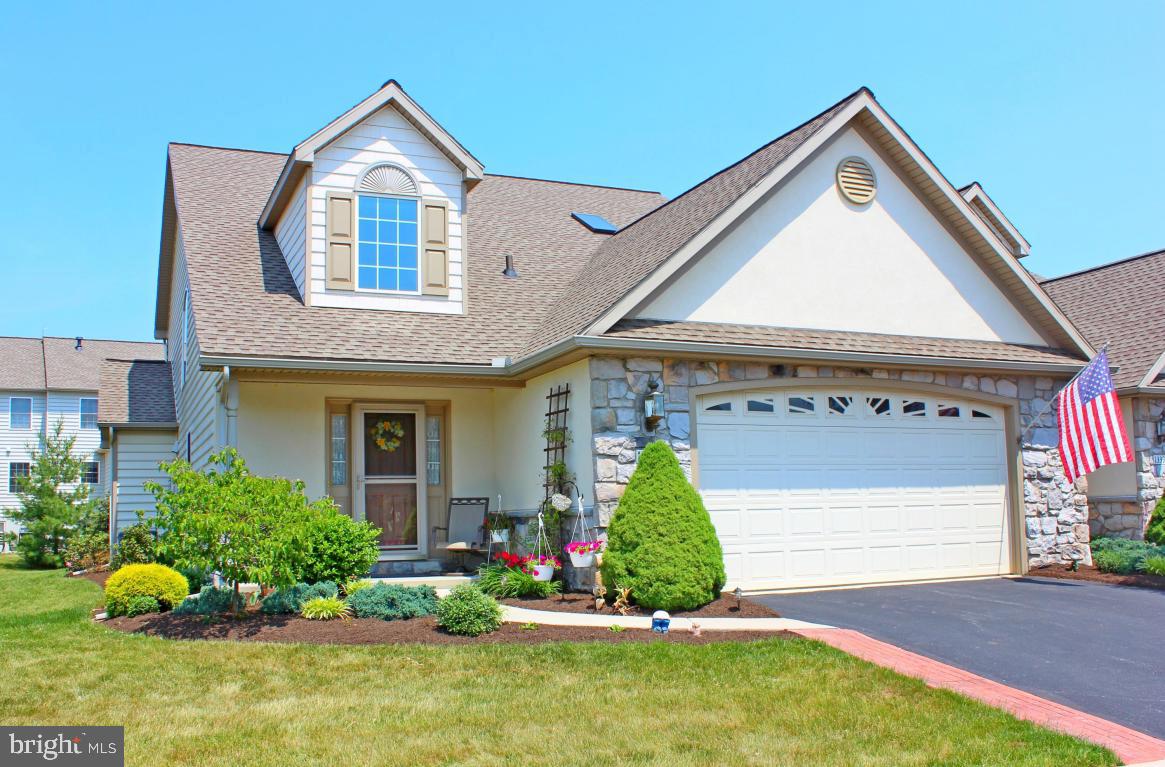 SUMMIT POINTE AT ELM TREE - Residential