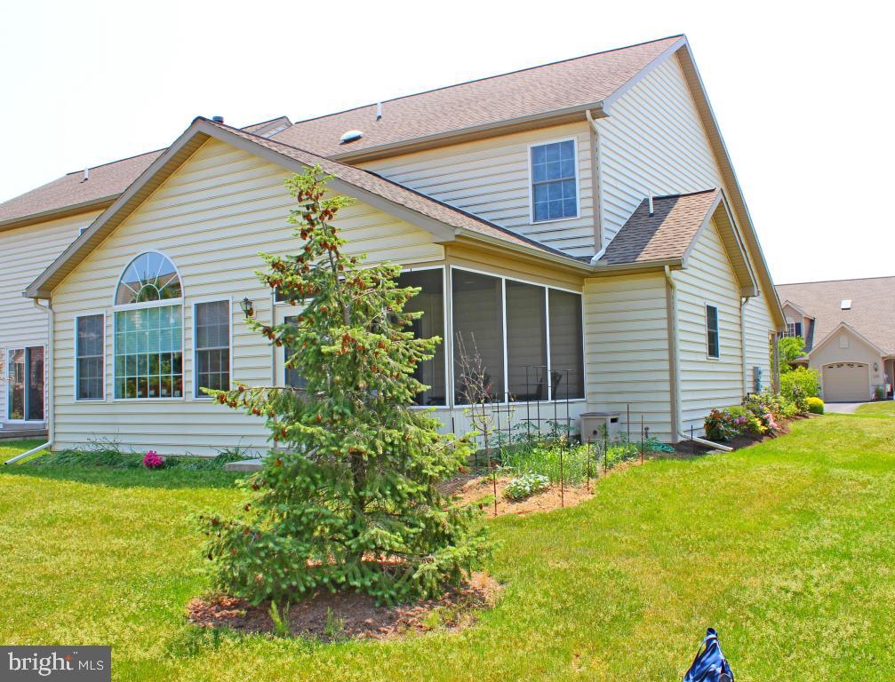 SUMMIT POINTE AT ELM TREE - Residential