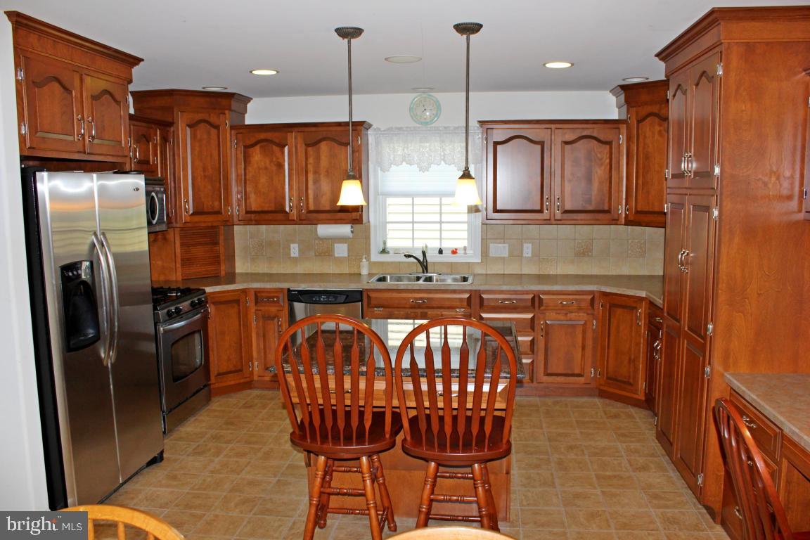 SUMMIT POINTE AT ELM TREE - Residential