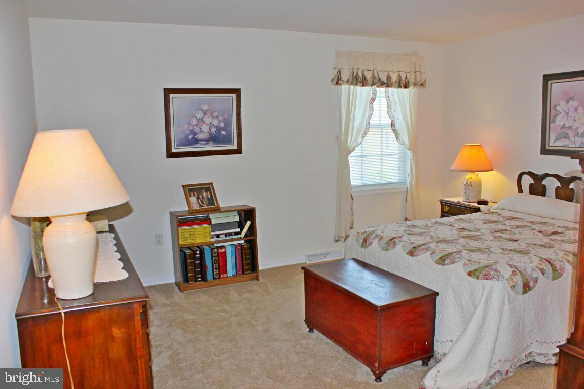 SUMMIT POINTE AT ELM TREE - Residential