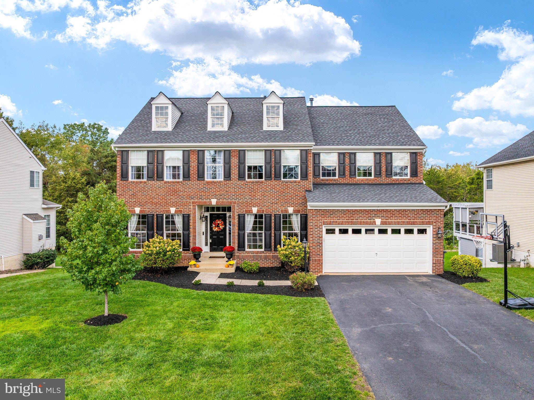 8580 ROTHBURY DRIVE