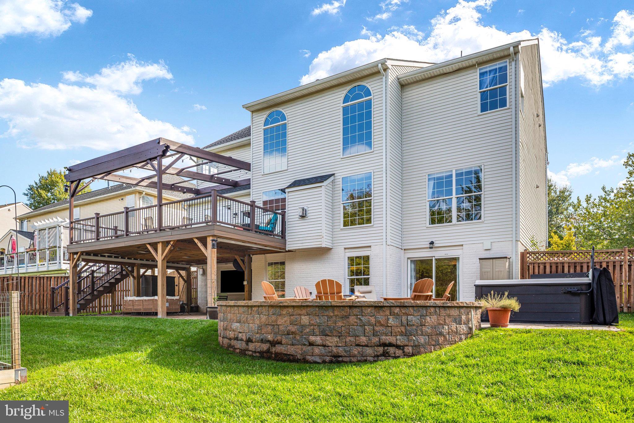 8580 ROTHBURY DRIVE