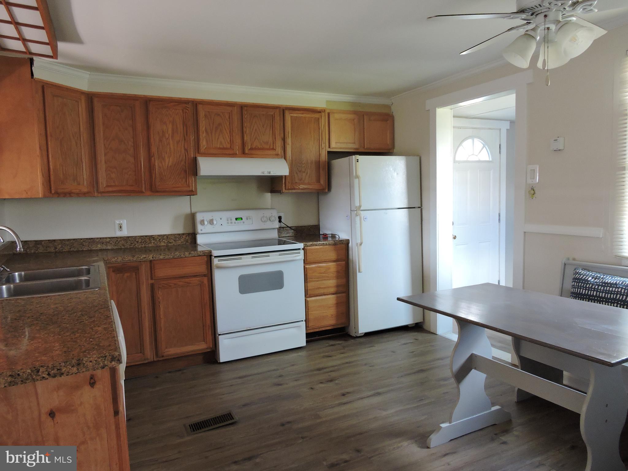 LAKESIDE PARK - Residential