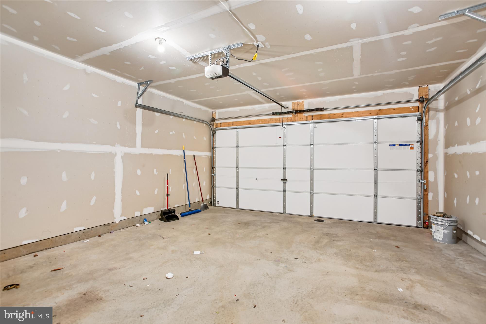 HIGHLAND PARK - Residential Lease