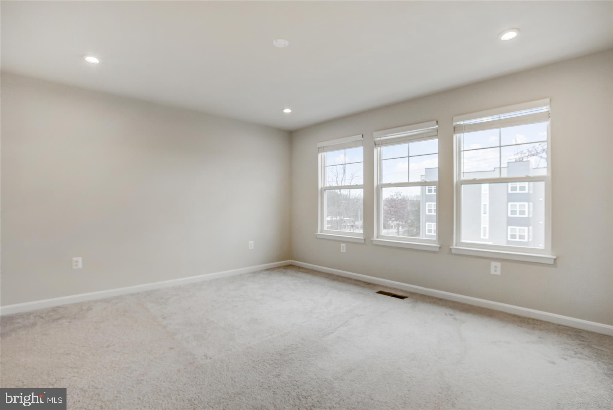 HIGHLAND PARK - Residential Lease