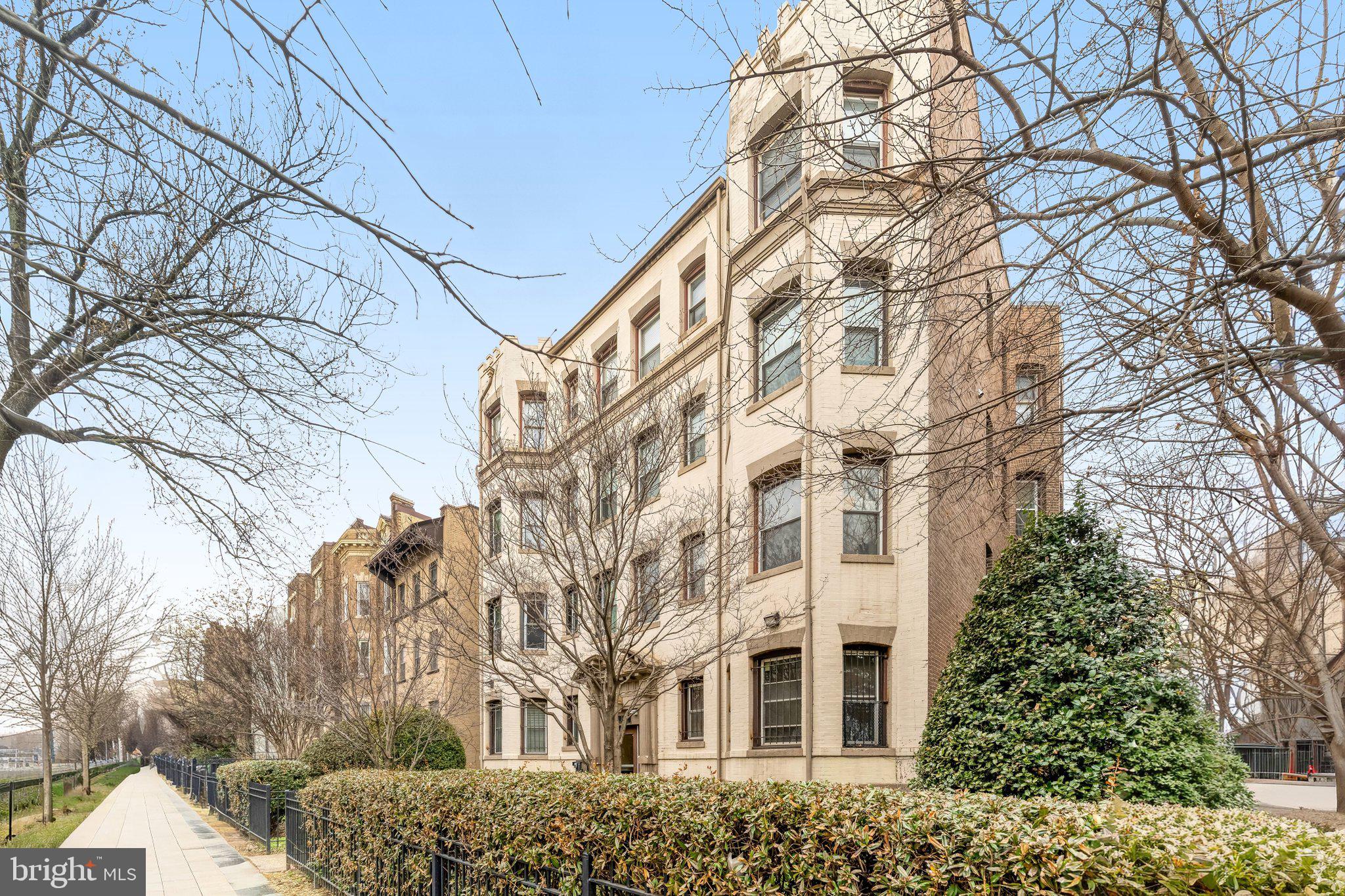 1421 COLUMBIA ROAD NW 105