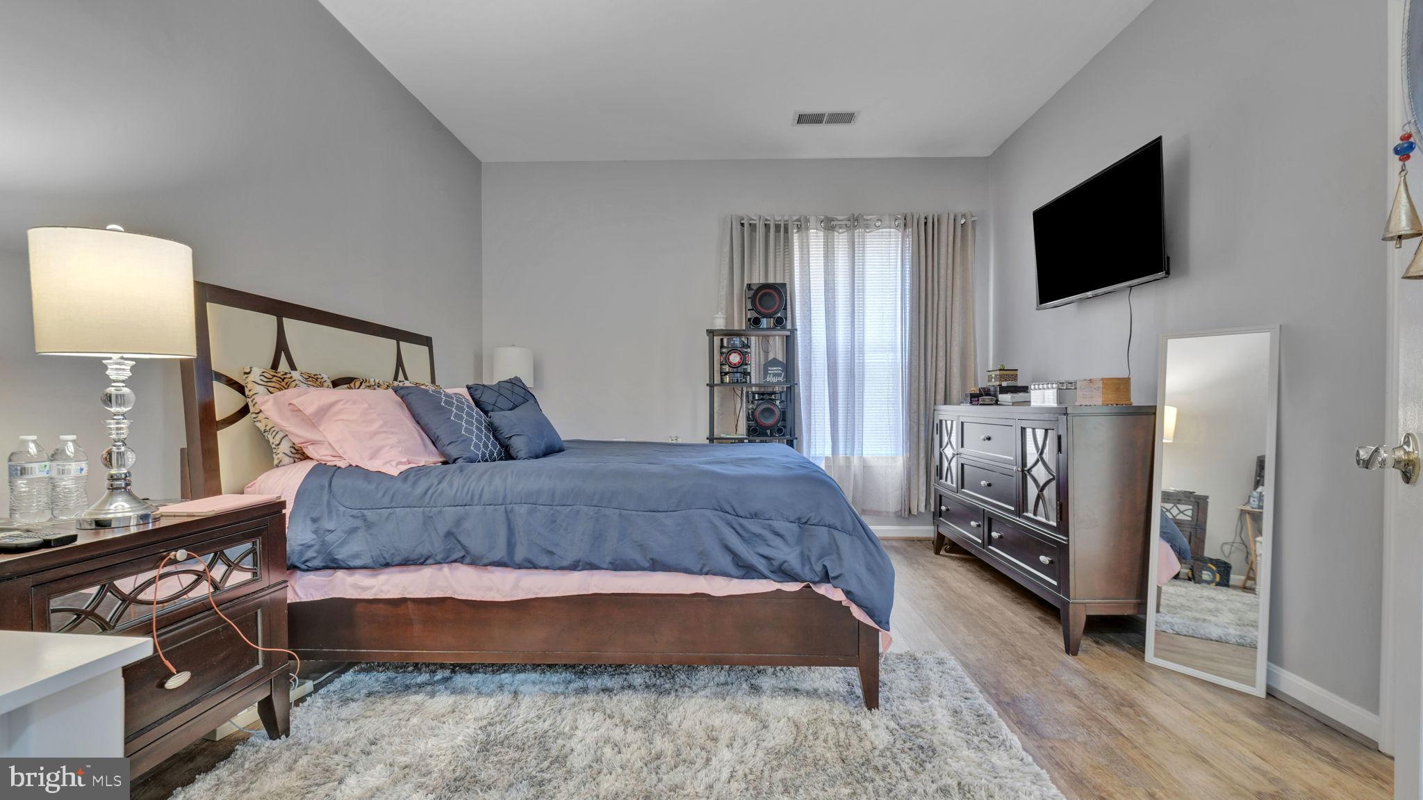 CAMERON GROVE - Residential