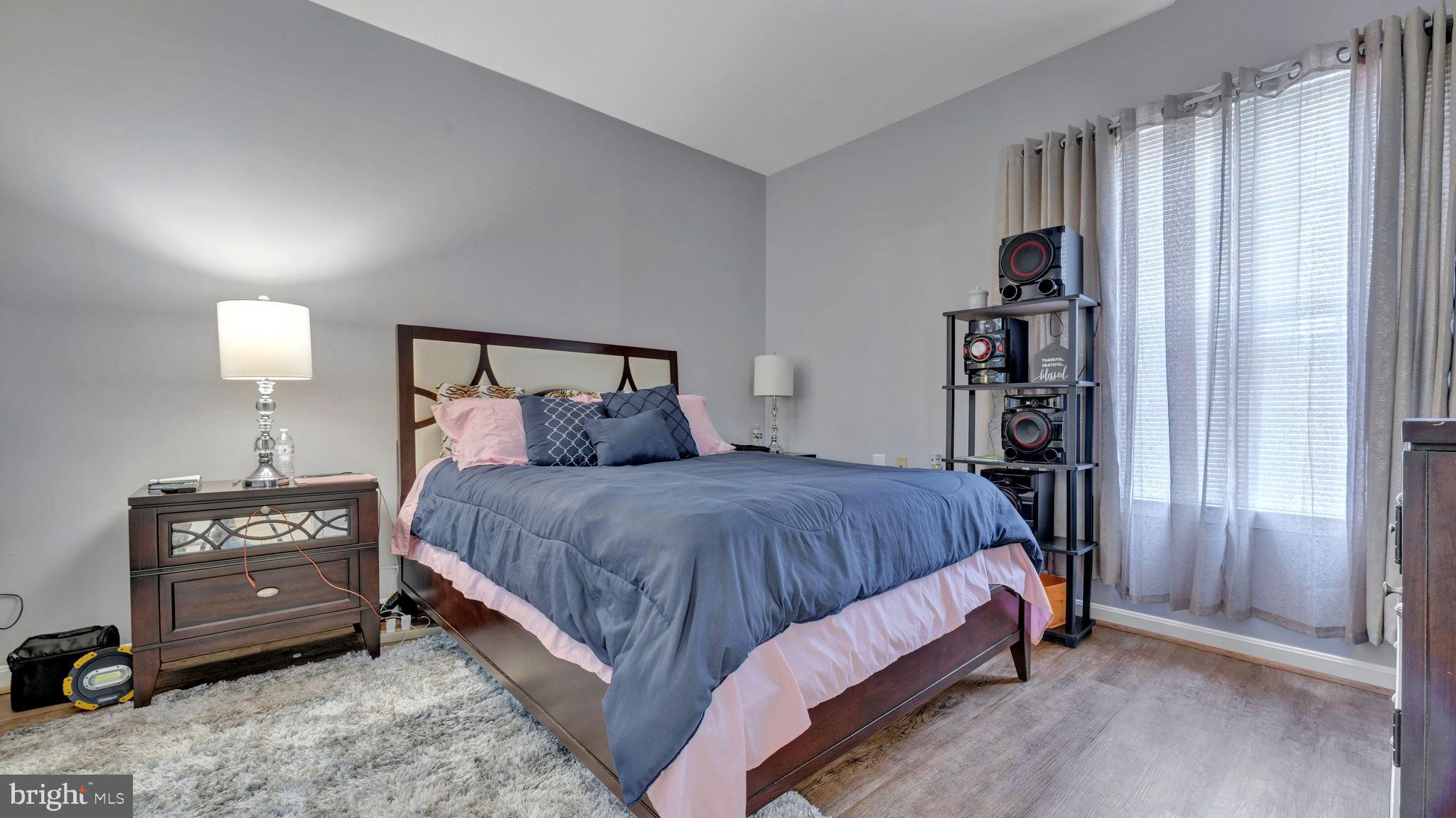 CAMERON GROVE - Residential