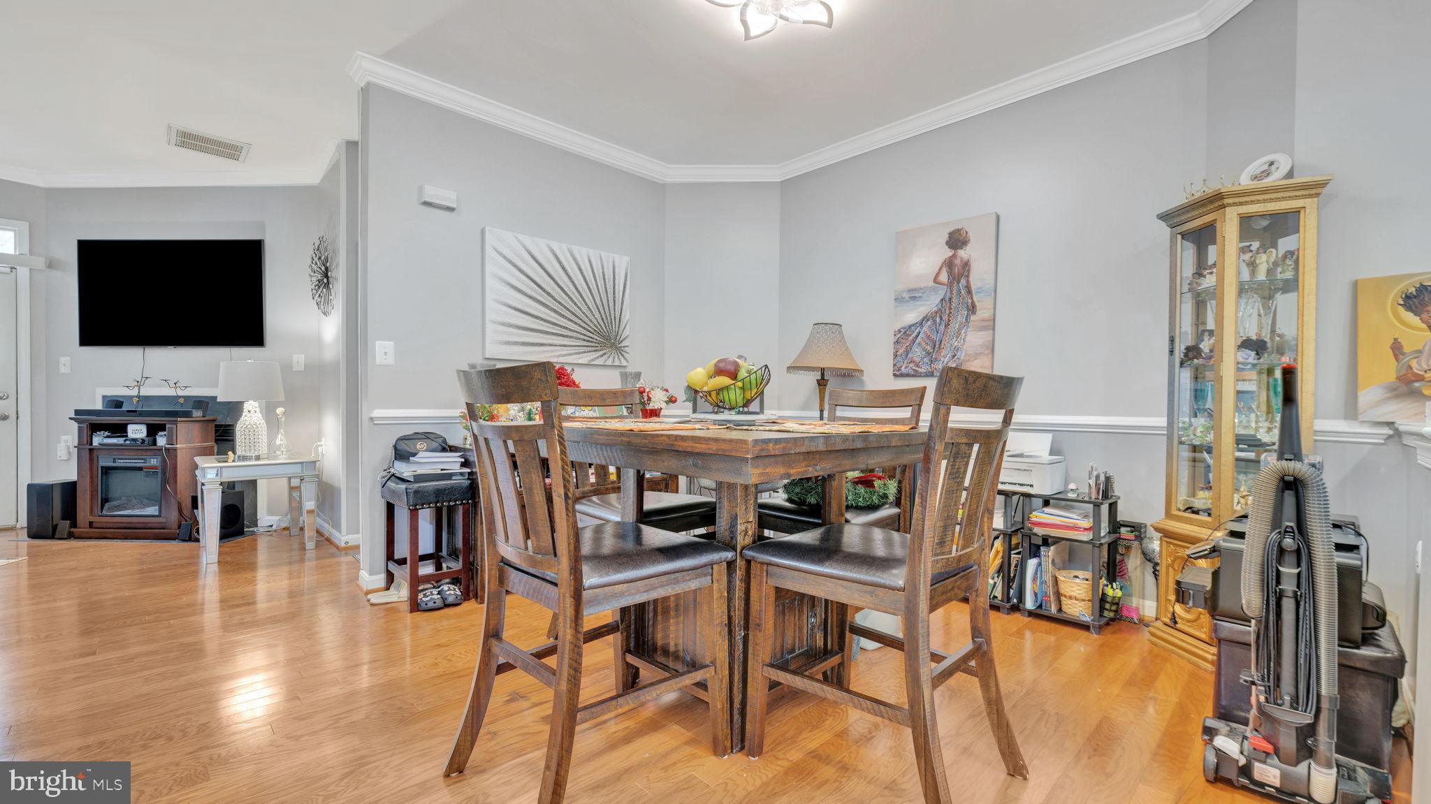 CAMERON GROVE - Residential