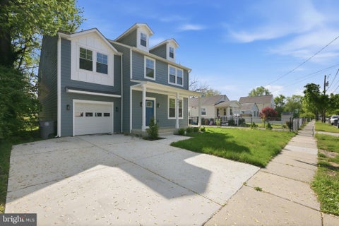 Photo of 607 Burgundy Drive, ROCKVILLE, MD 20850 (MLS # MDMC2260670)