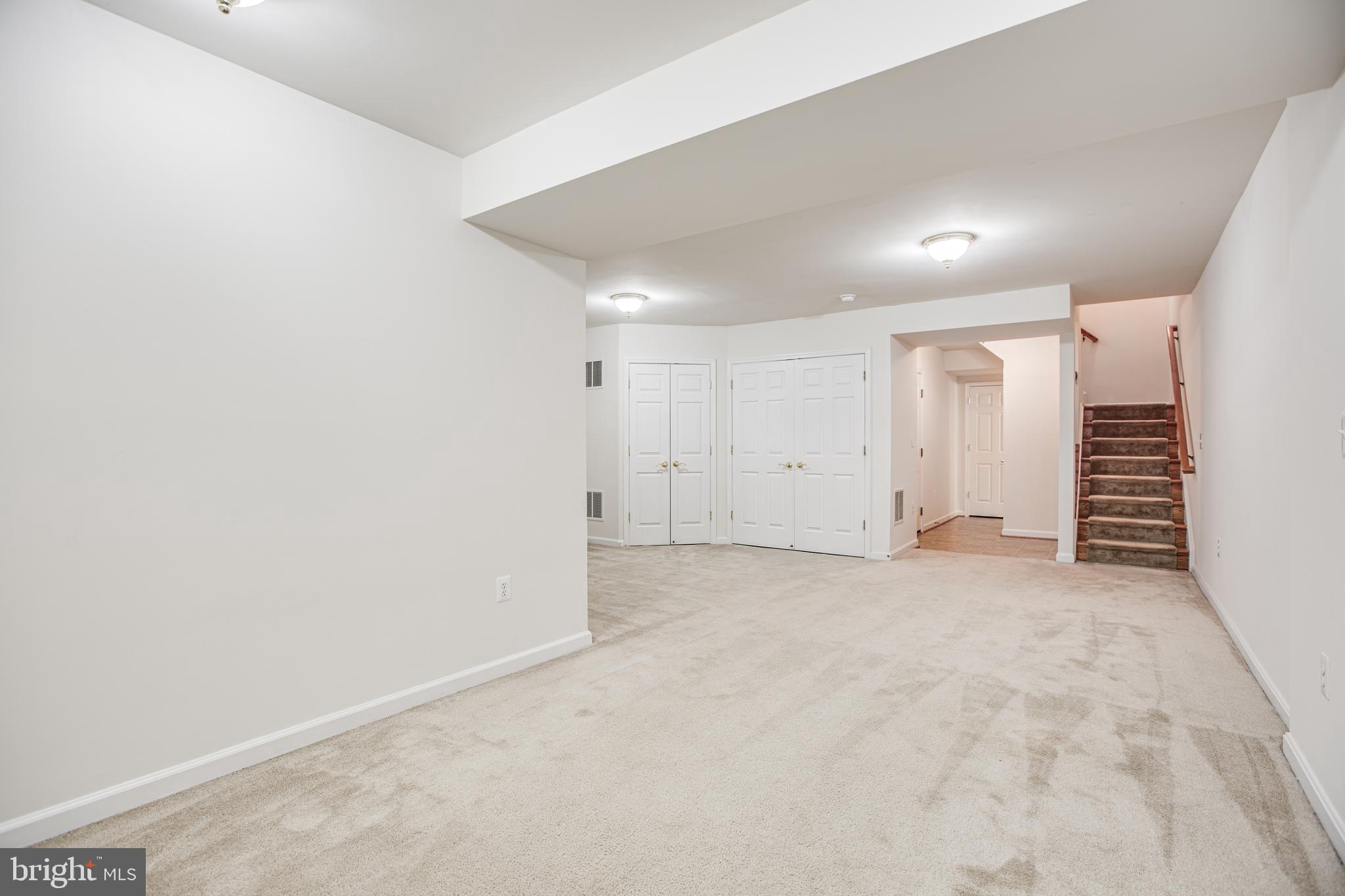 RIVER OAKS - Residential