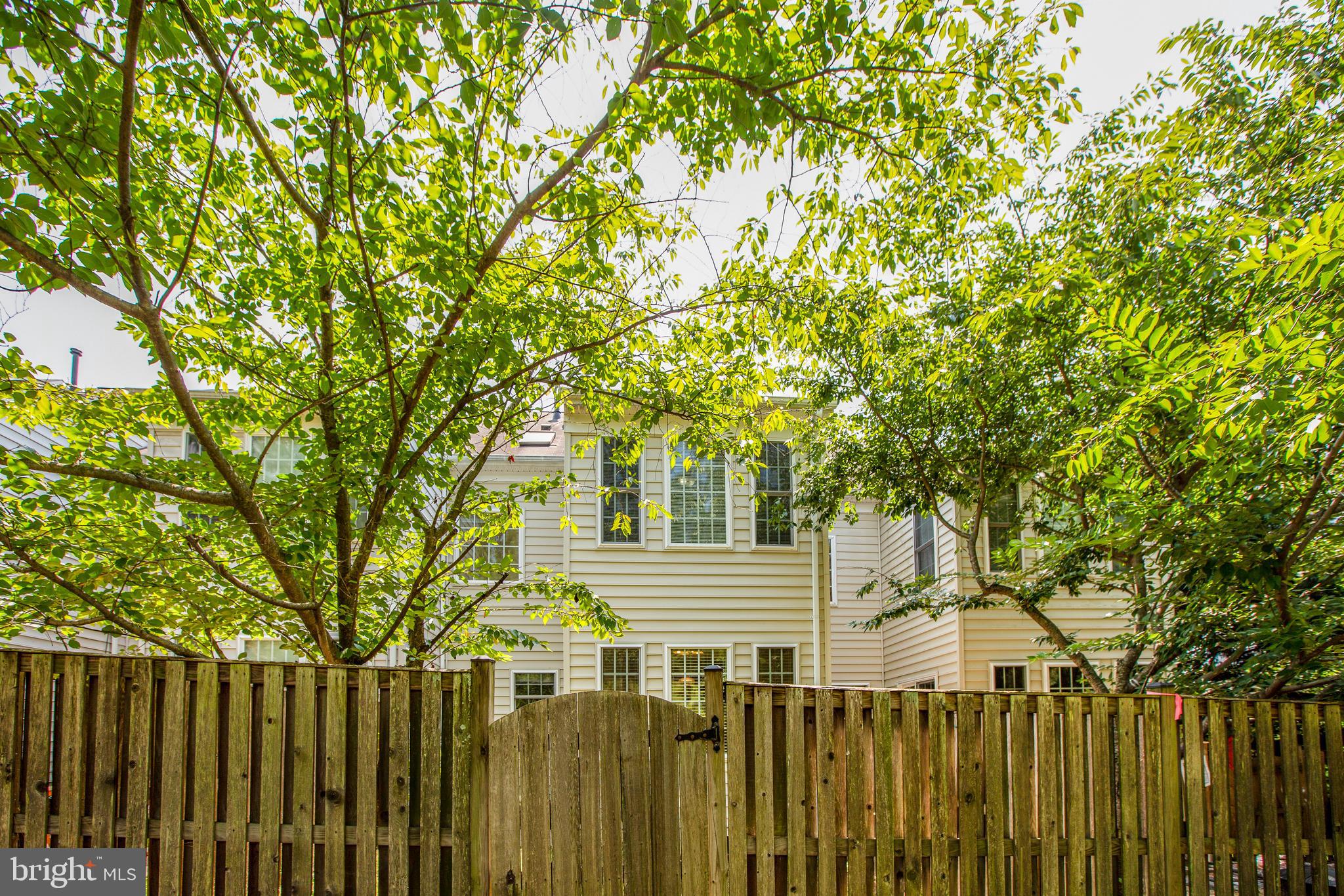 RIVER OAKS - Residential