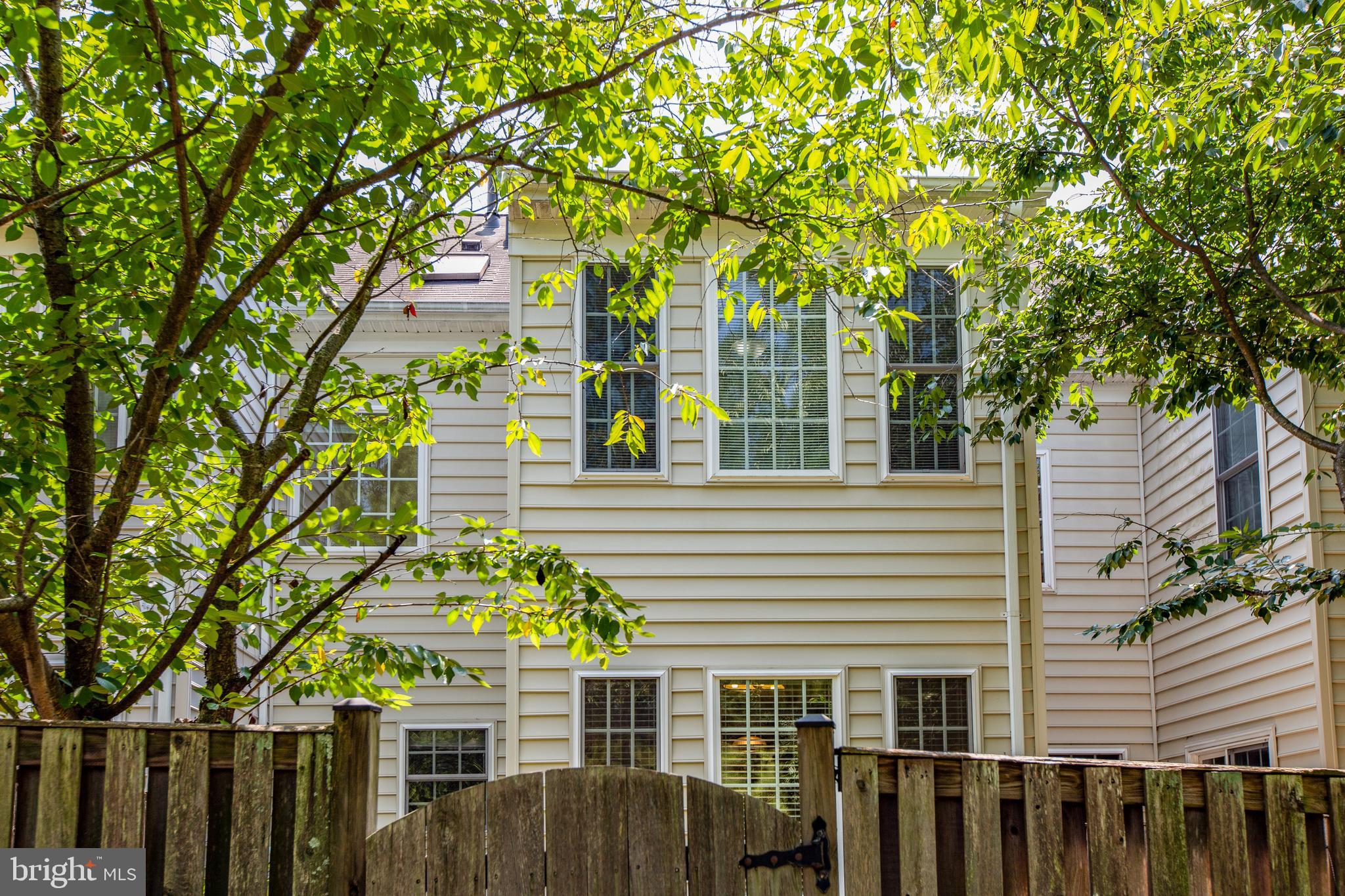 RIVER OAKS - Residential