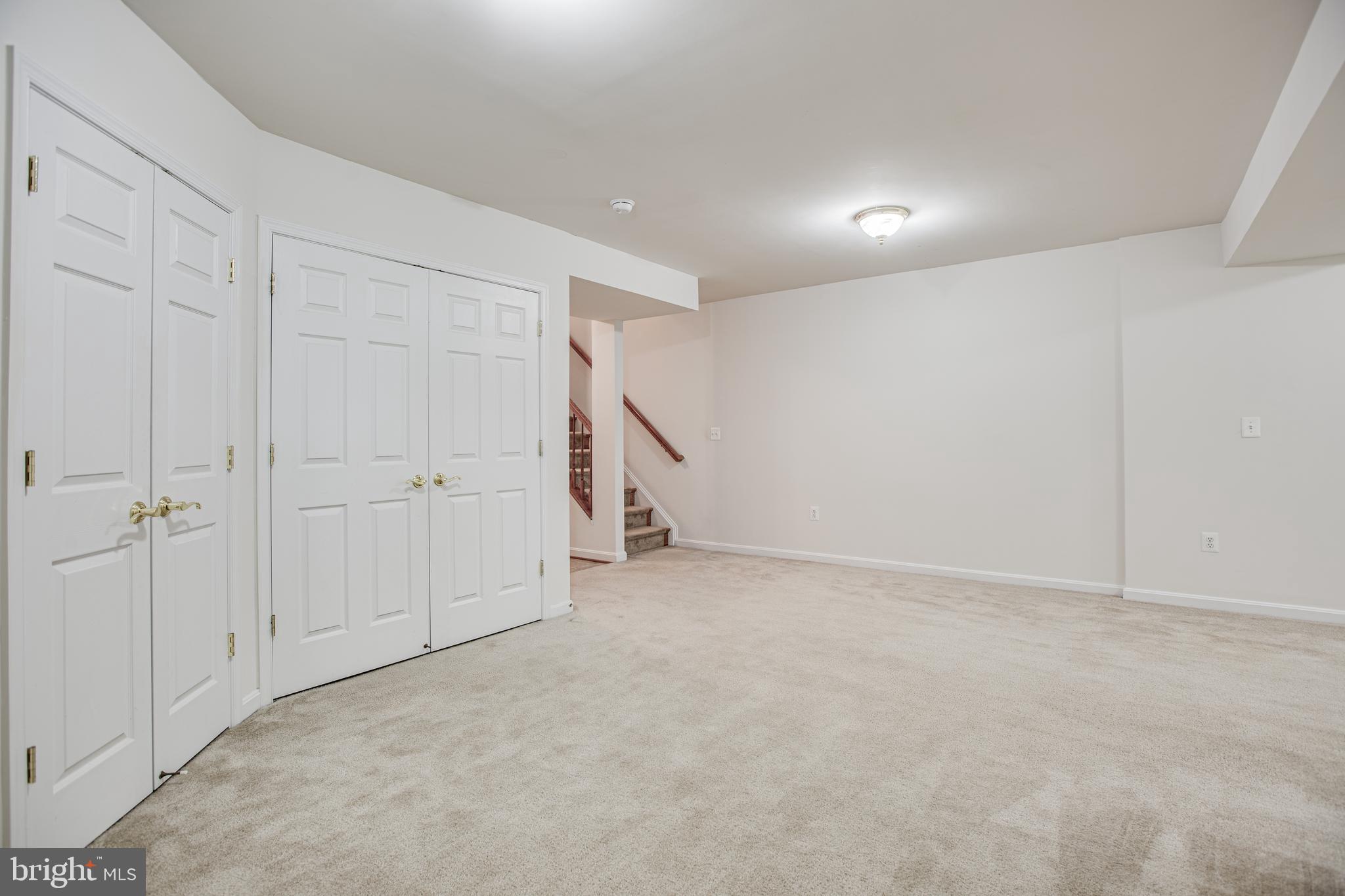 RIVER OAKS - Residential