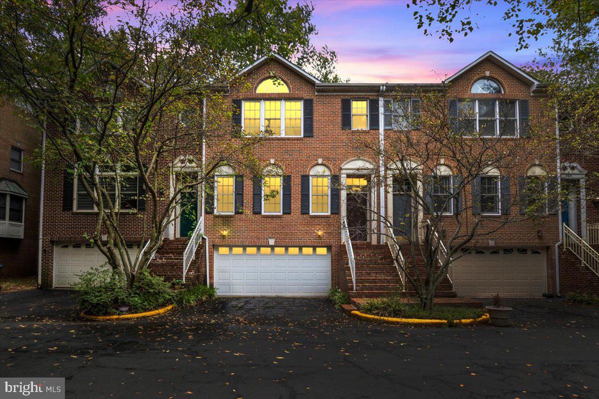 OAKTON CREST - Residential Lease