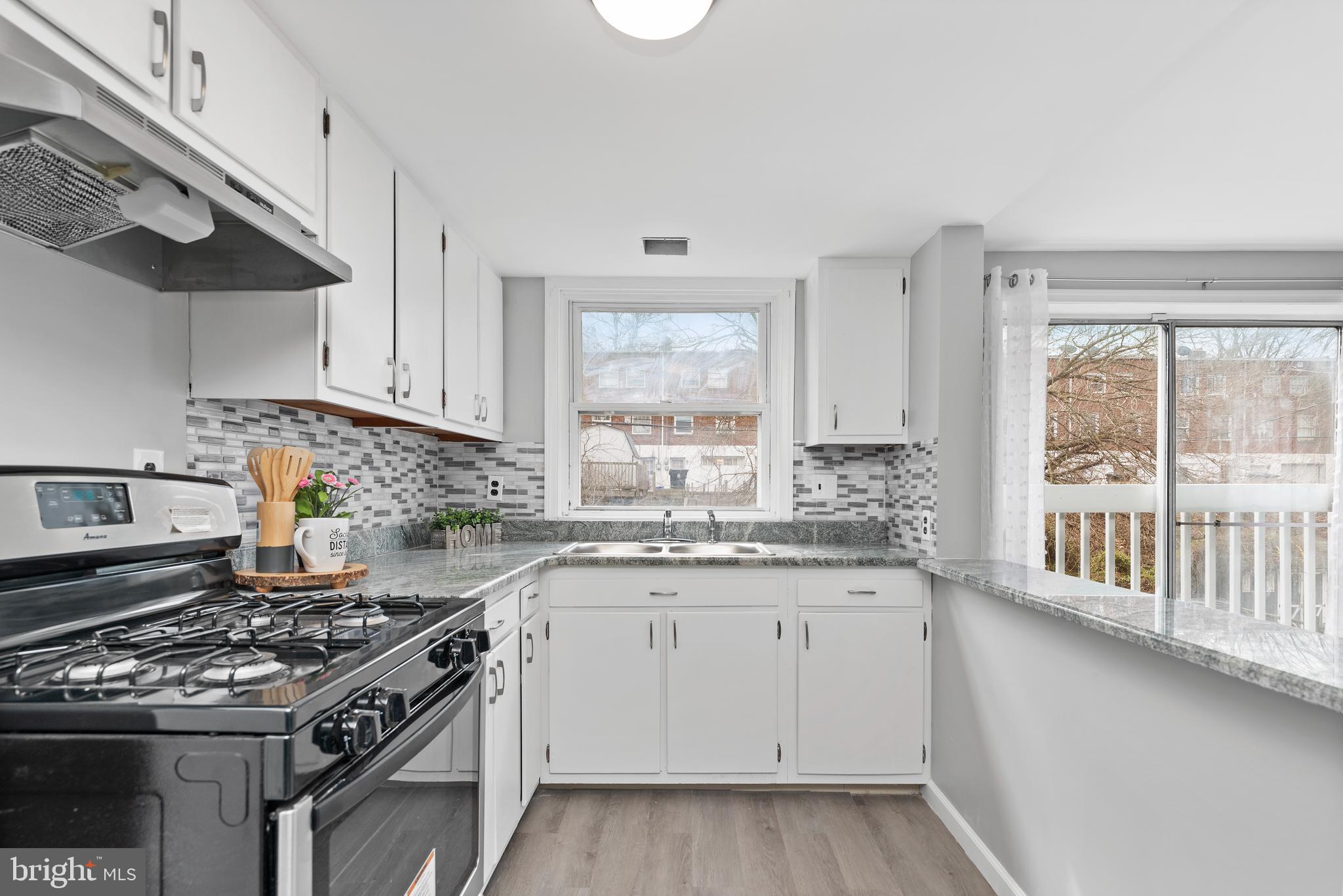 MELROSE GARDENS - Residential