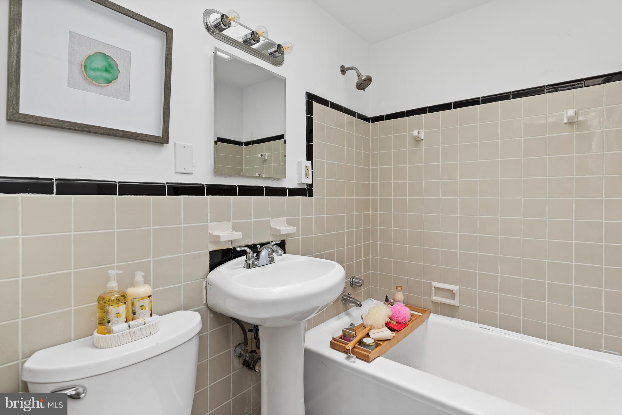 MELROSE GARDENS - Residential