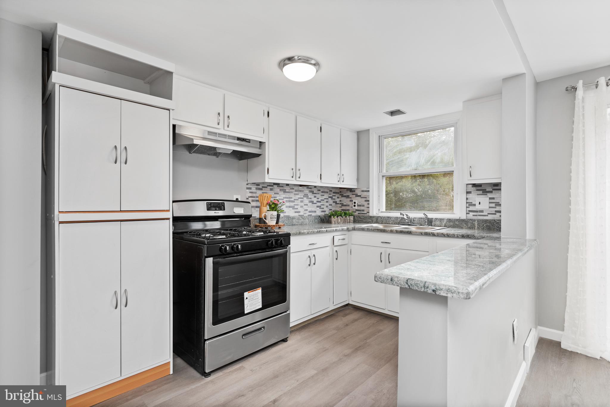 MELROSE GARDENS - Residential