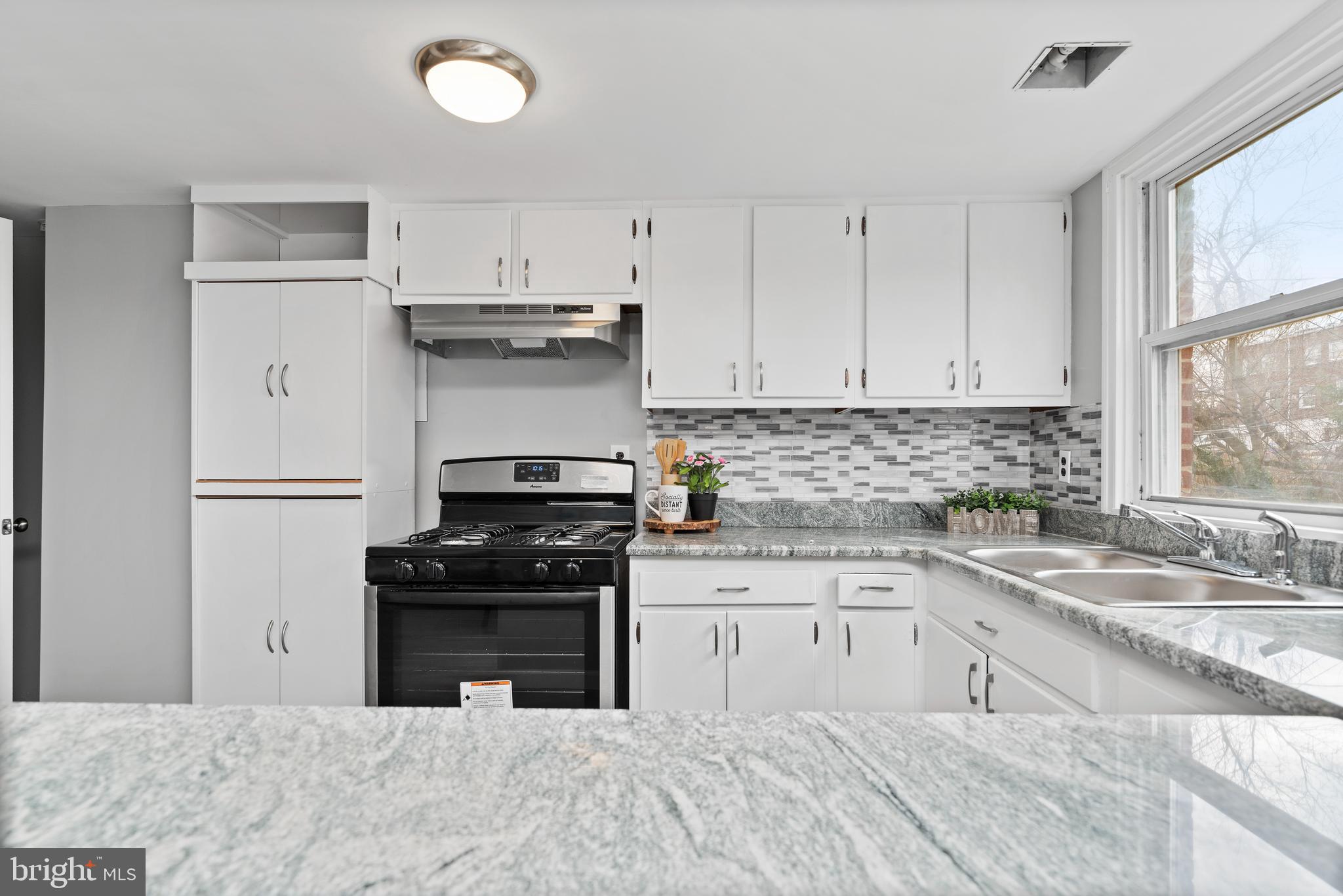 MELROSE GARDENS - Residential