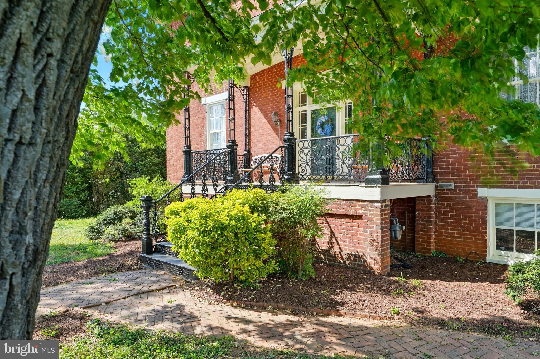 133 W FAIRVIEW ROAD