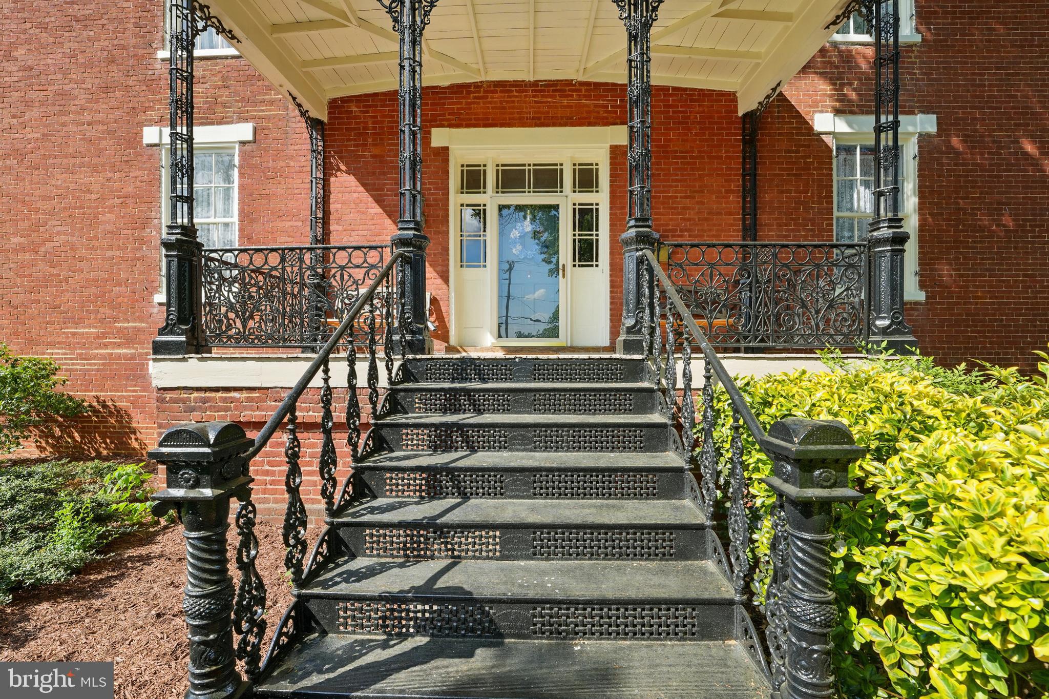 133 W FAIRVIEW ROAD