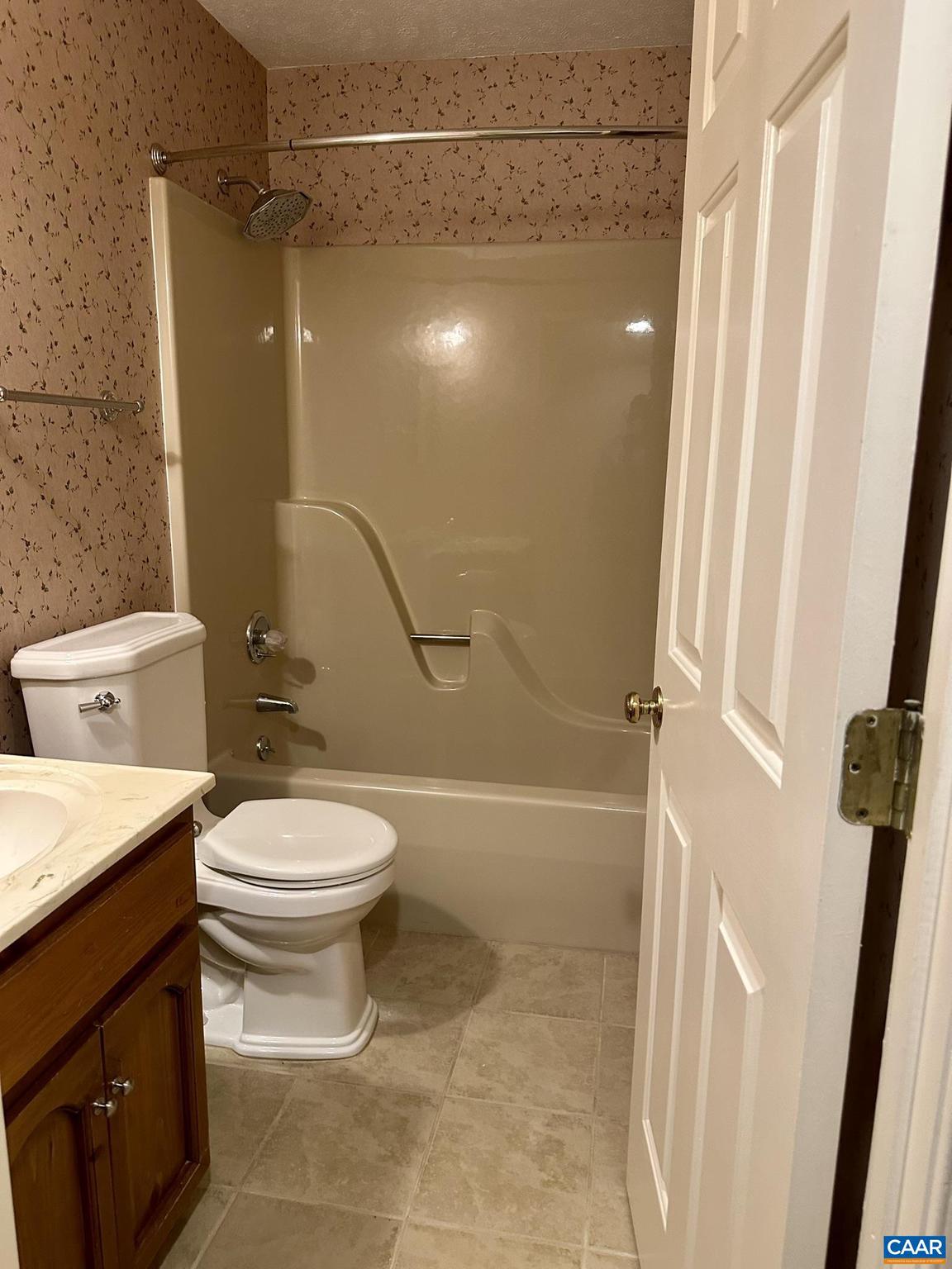 IVY WOODS - Residential