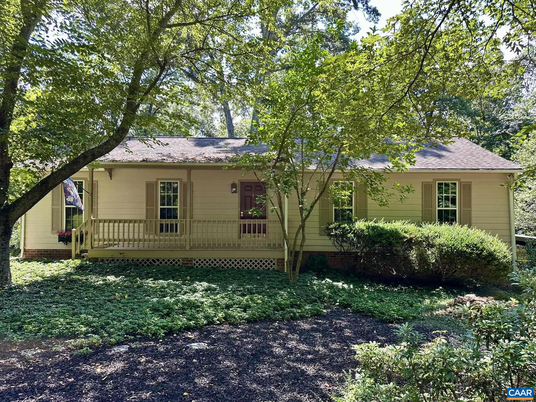 IVY WOODS - Residential