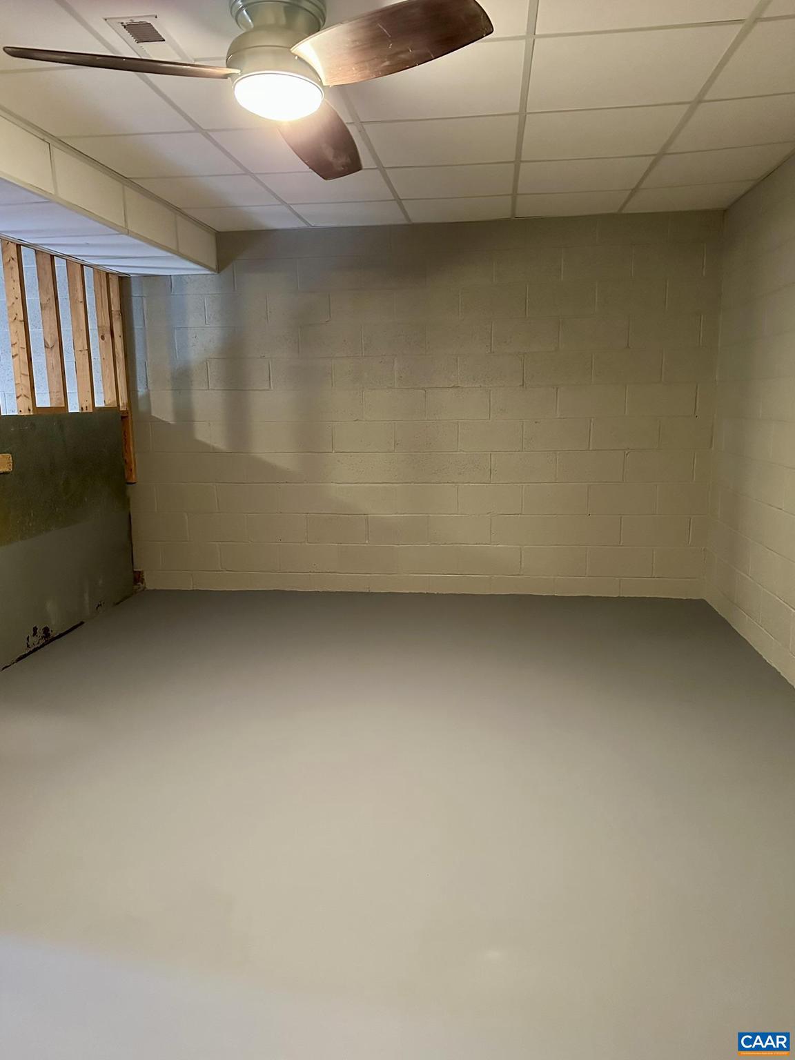 IVY WOODS - Residential