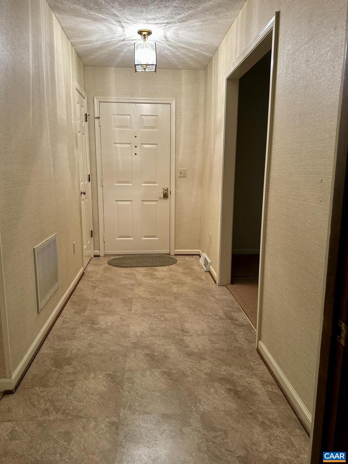 IVY WOODS - Residential