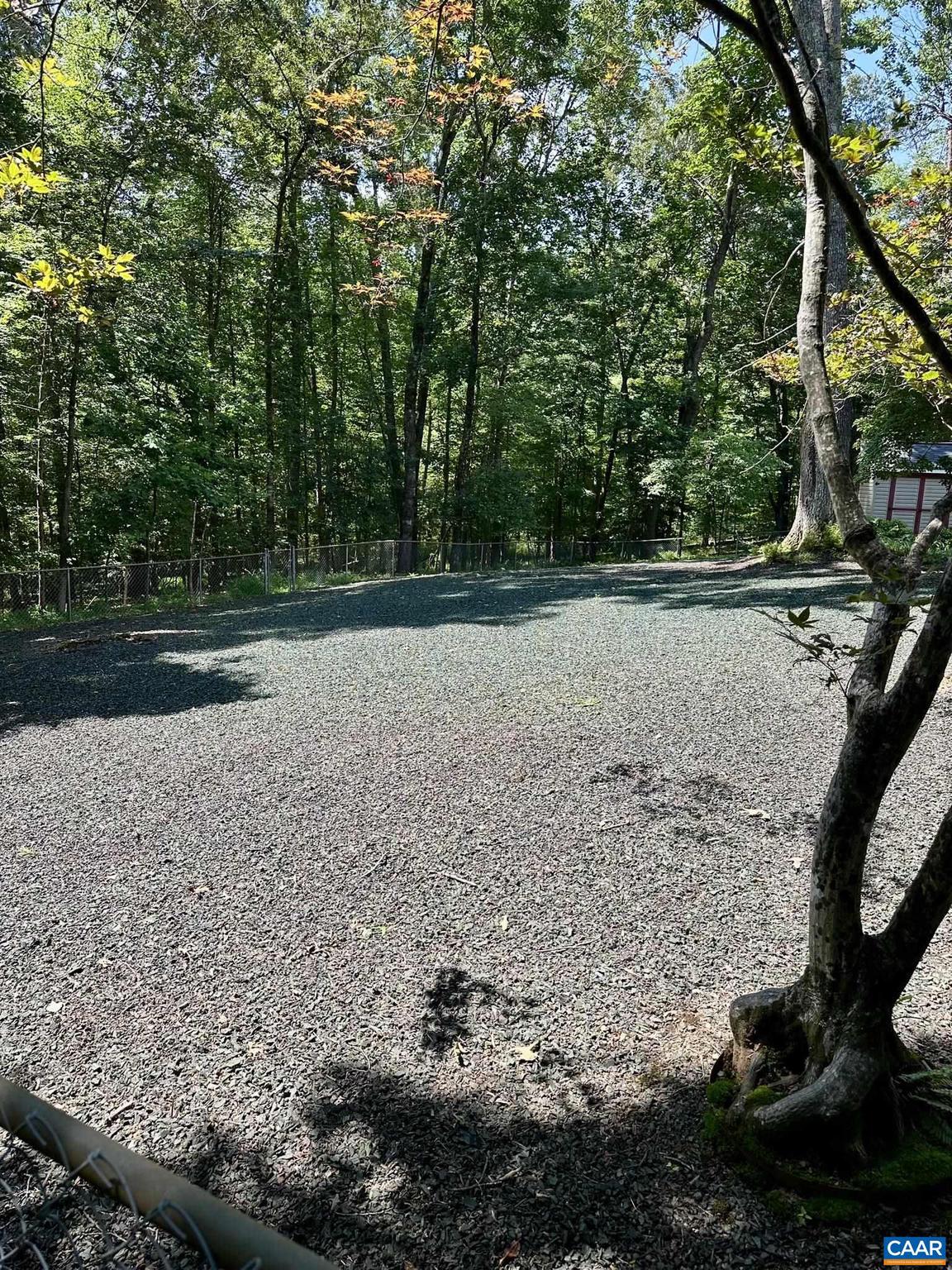 IVY WOODS - Residential