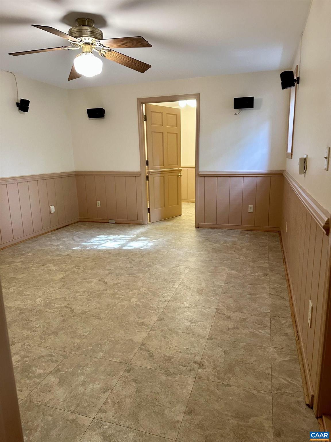 IVY WOODS - Residential