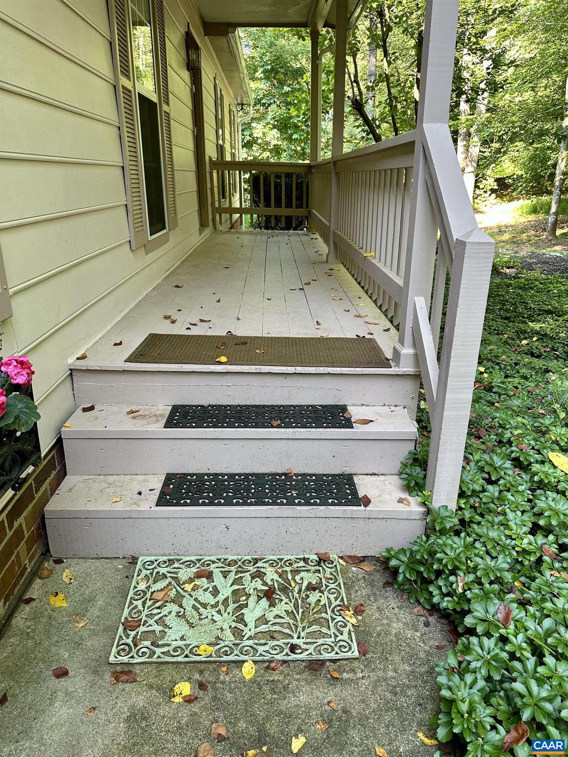 IVY WOODS - Residential