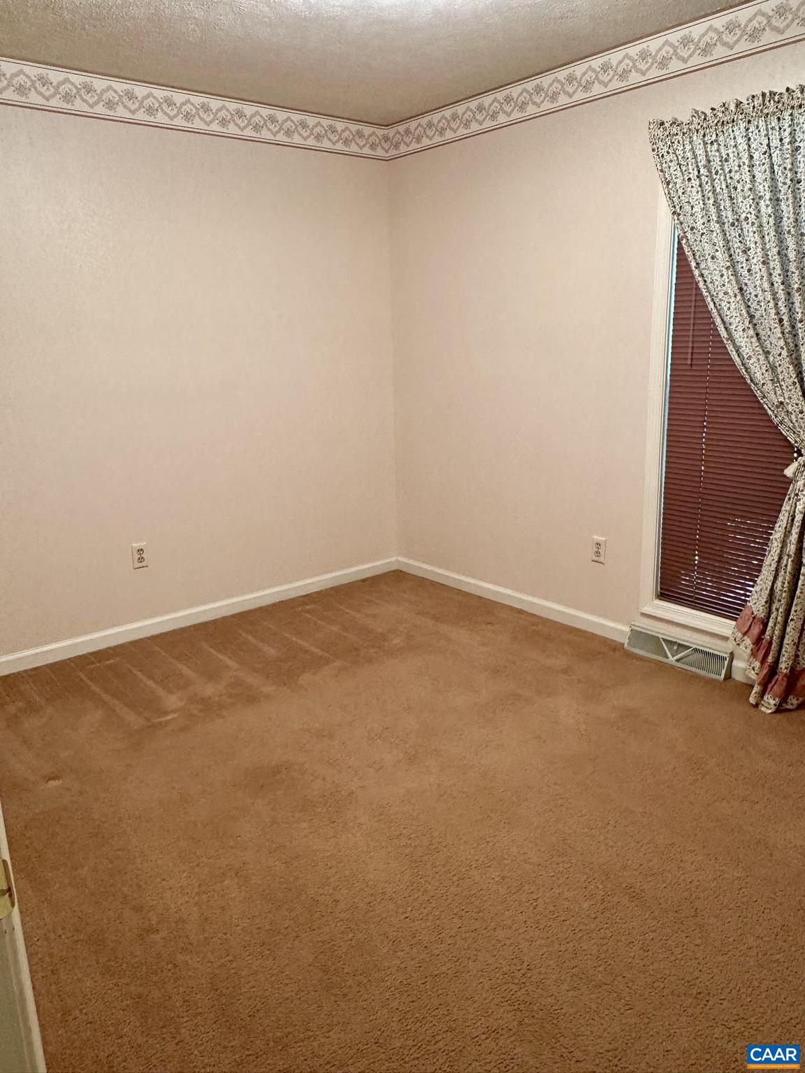 IVY WOODS - Residential