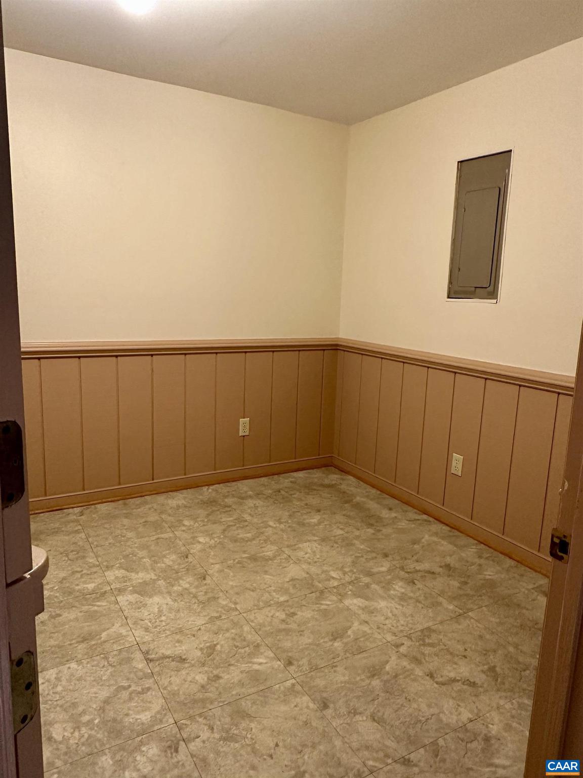 IVY WOODS - Residential