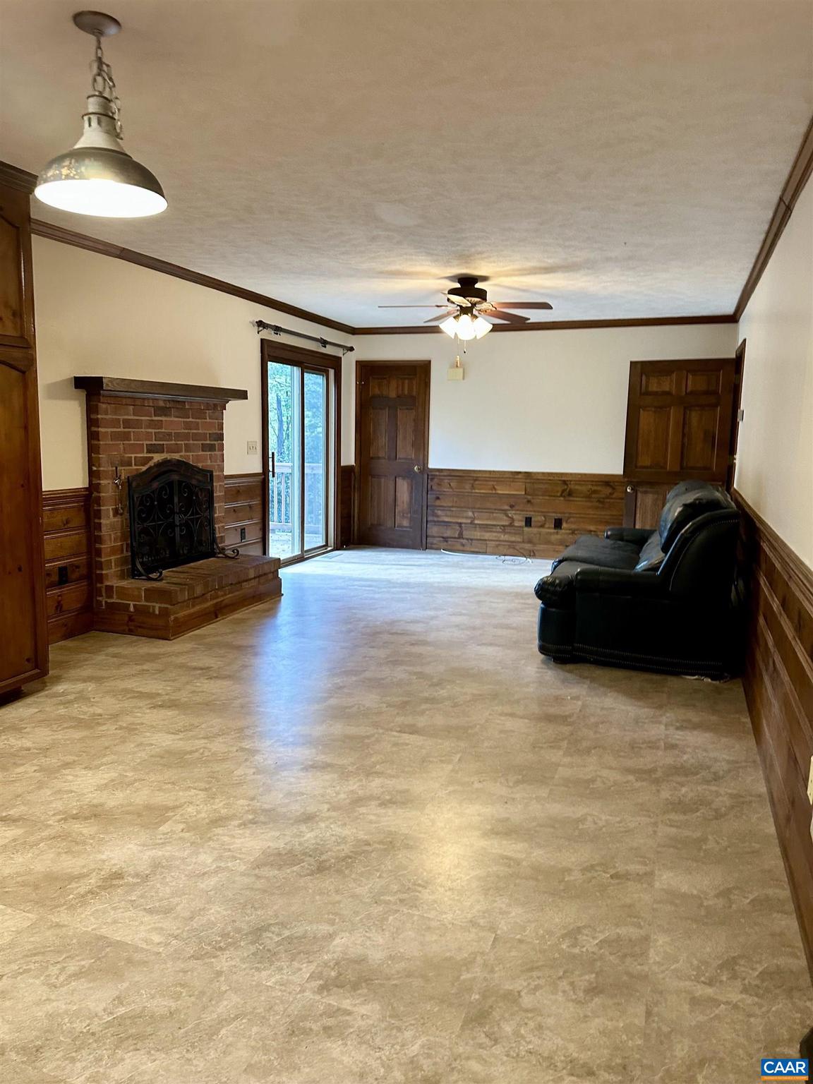 IVY WOODS - Residential