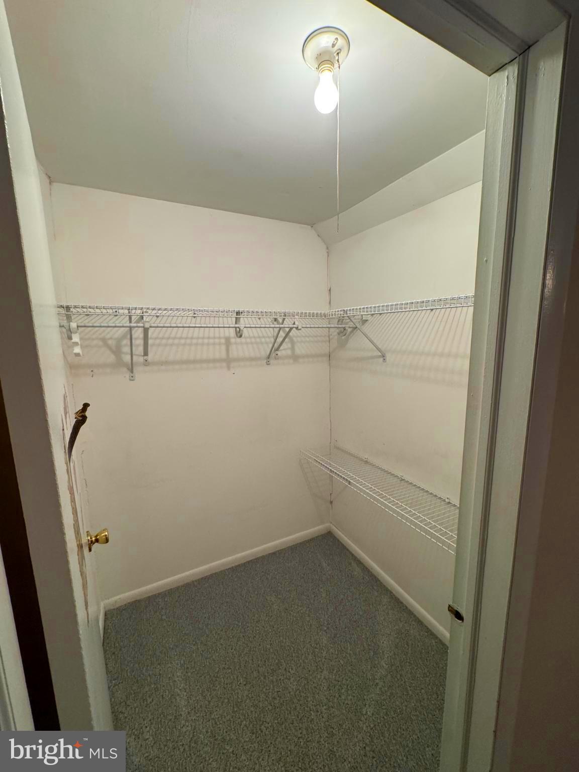 ALVERNO VALLEY FRM - Residential Lease