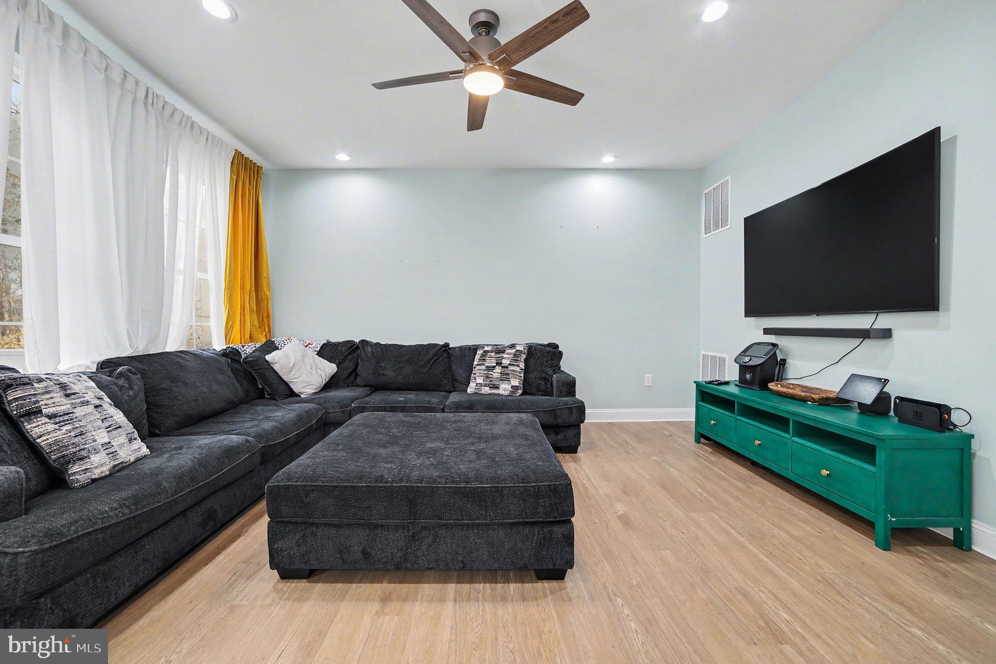 LAKE LAND OR - Residential