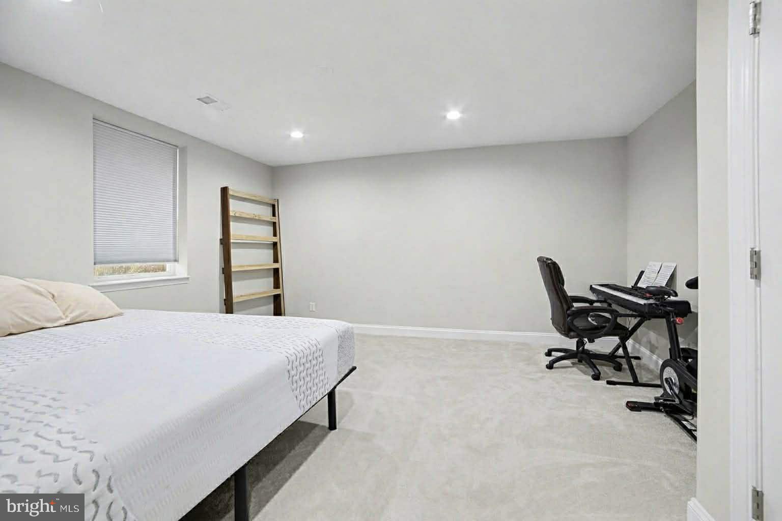 LAKE LAND OR - Residential