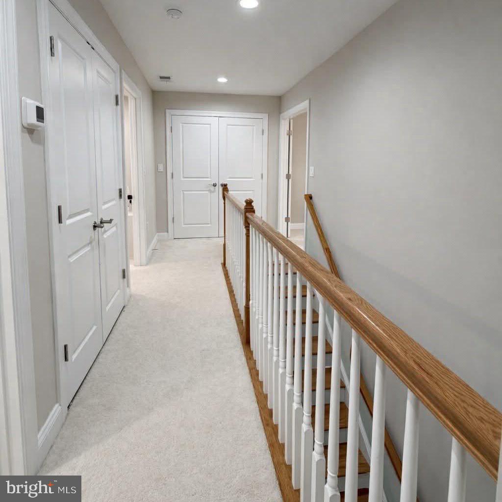 LAKE LAND OR - Residential