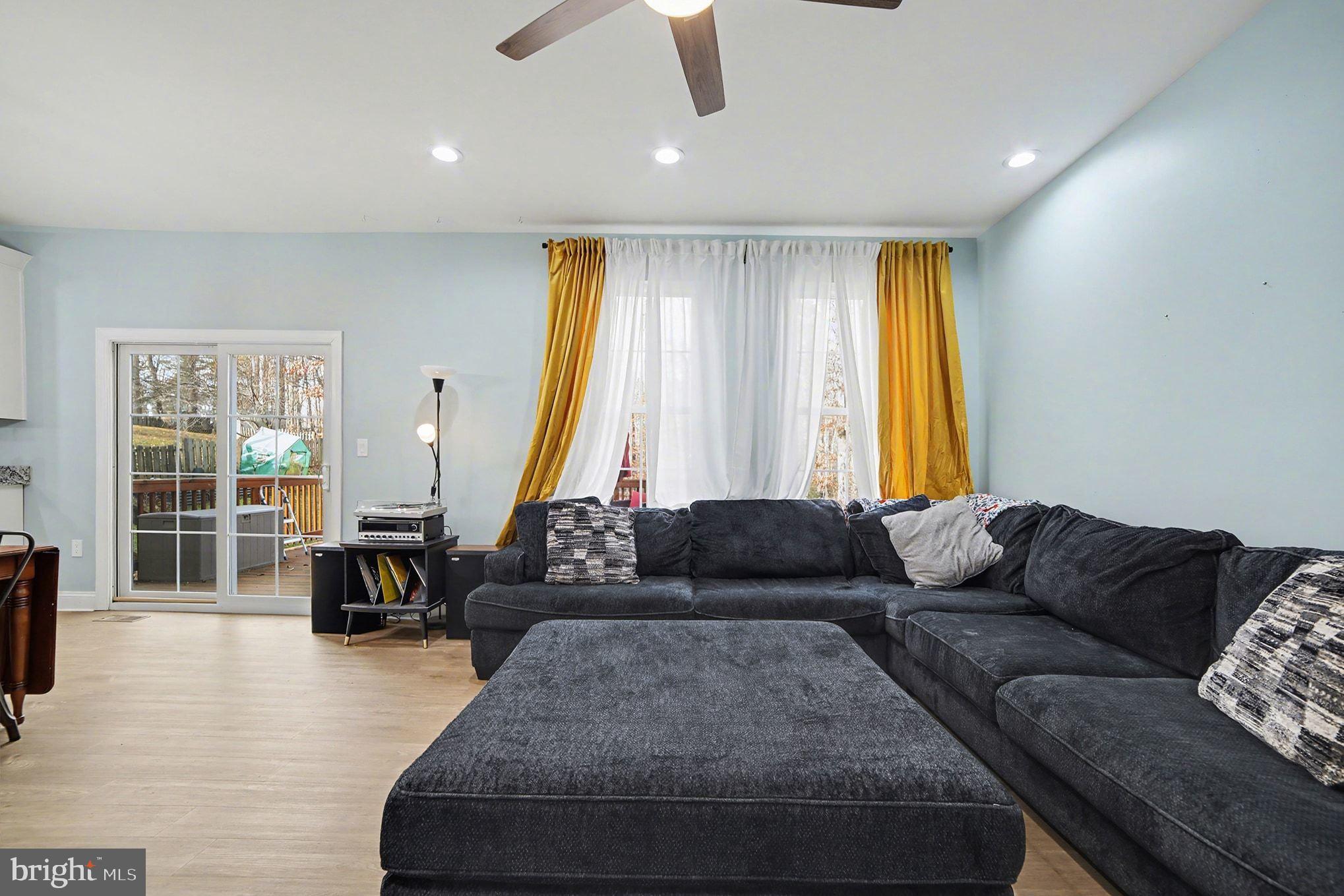 LAKE LAND OR - Residential