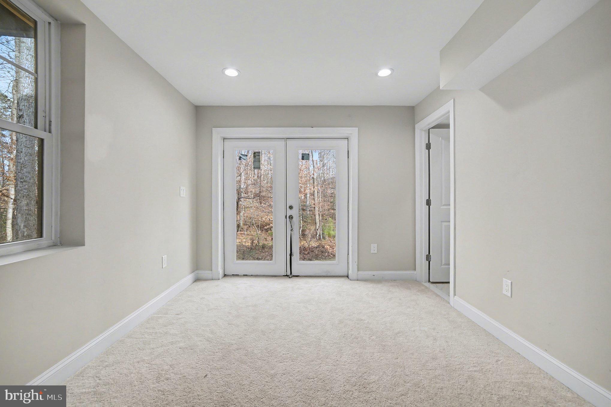 LAKE LAND OR - Residential